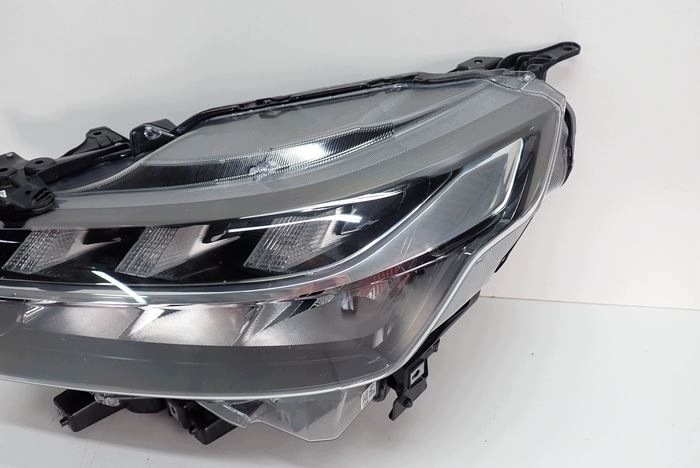 SUZUKI SX4 S-CROSS FULL LED 21- reflektor left light left 6429L00048