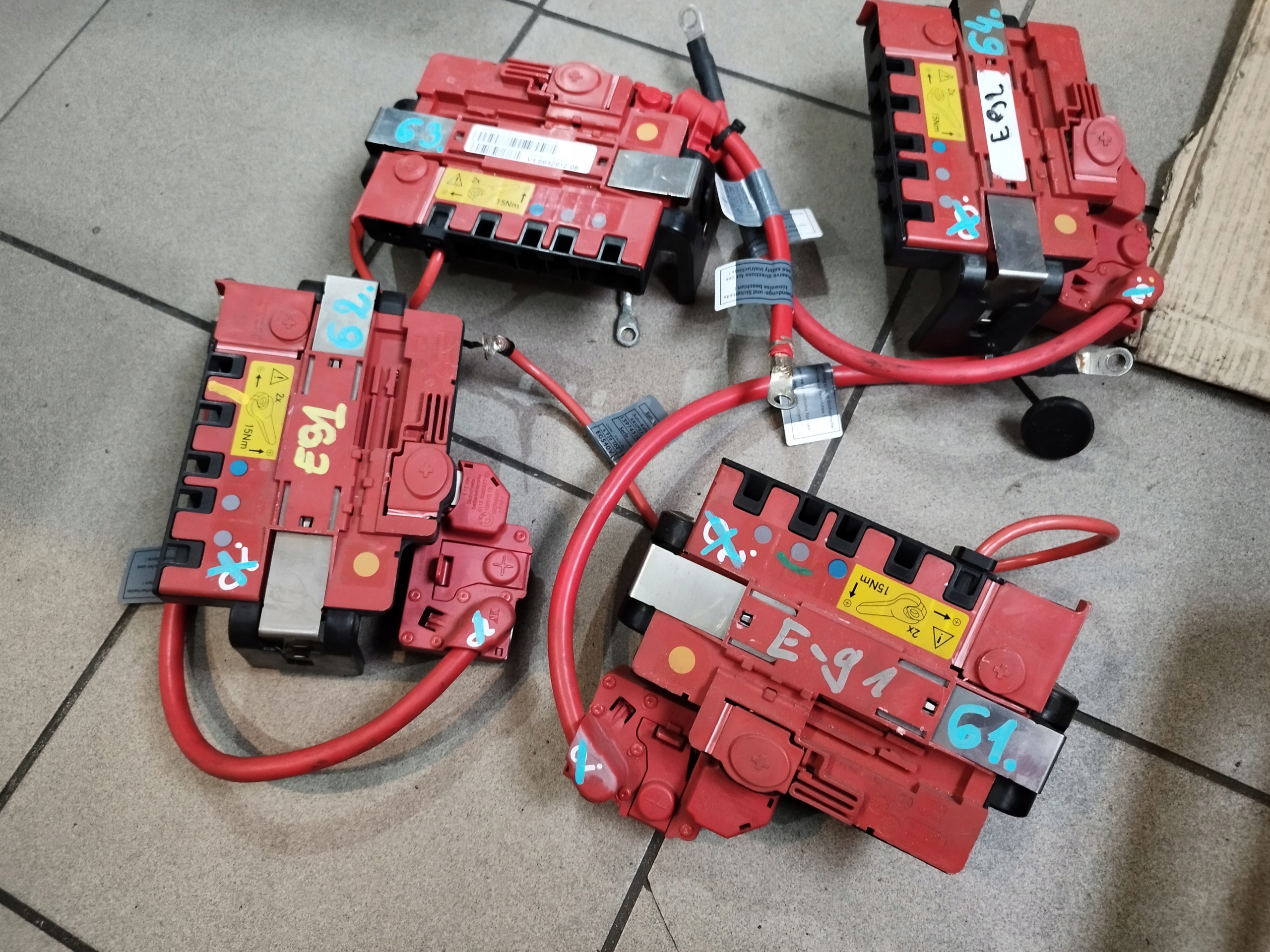 9217017 9217016 - 63 Клема плюс пиротехнический сплиттер BMW E87