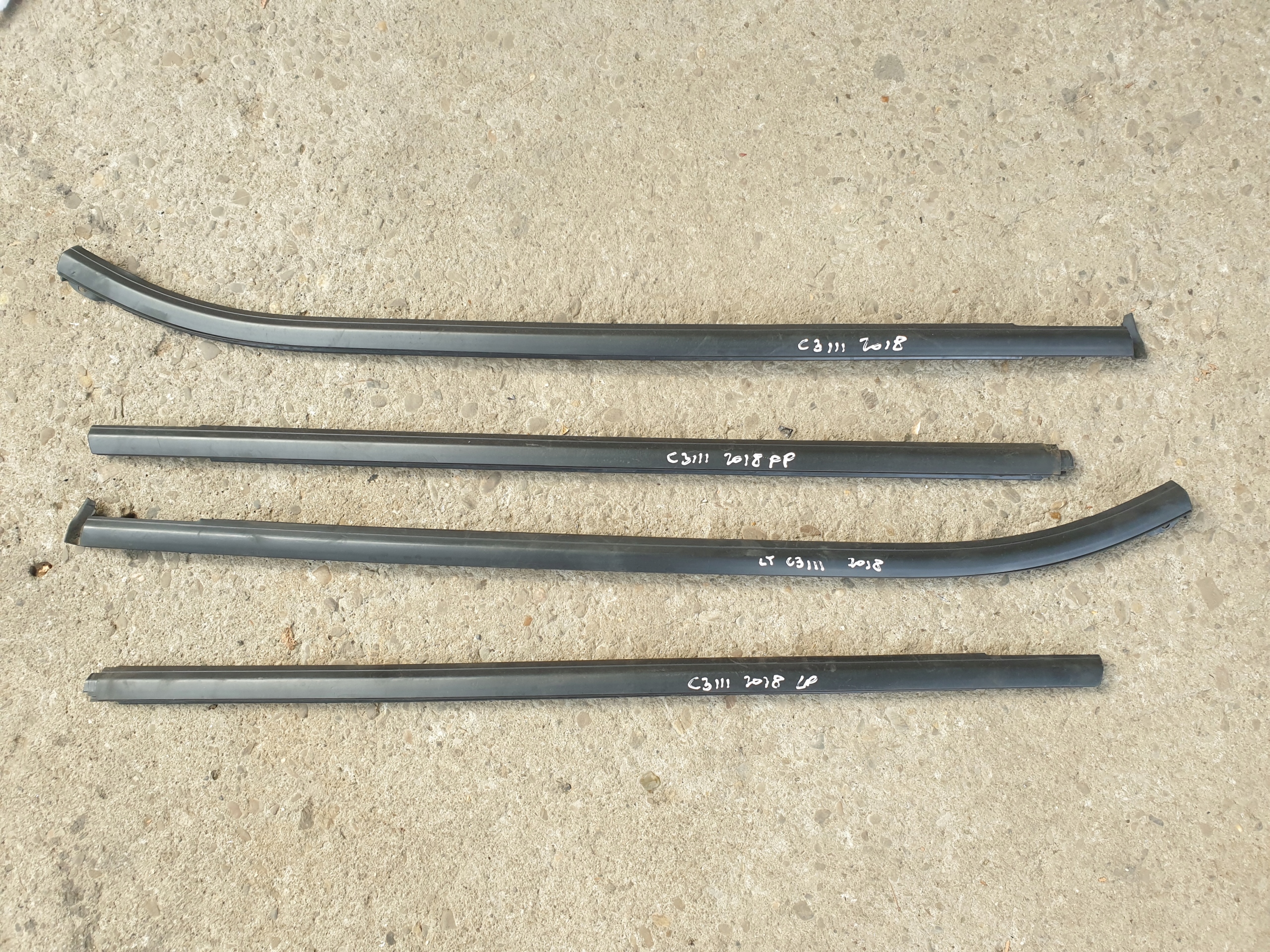 moulding dust for door CITROEN C3 III 2016