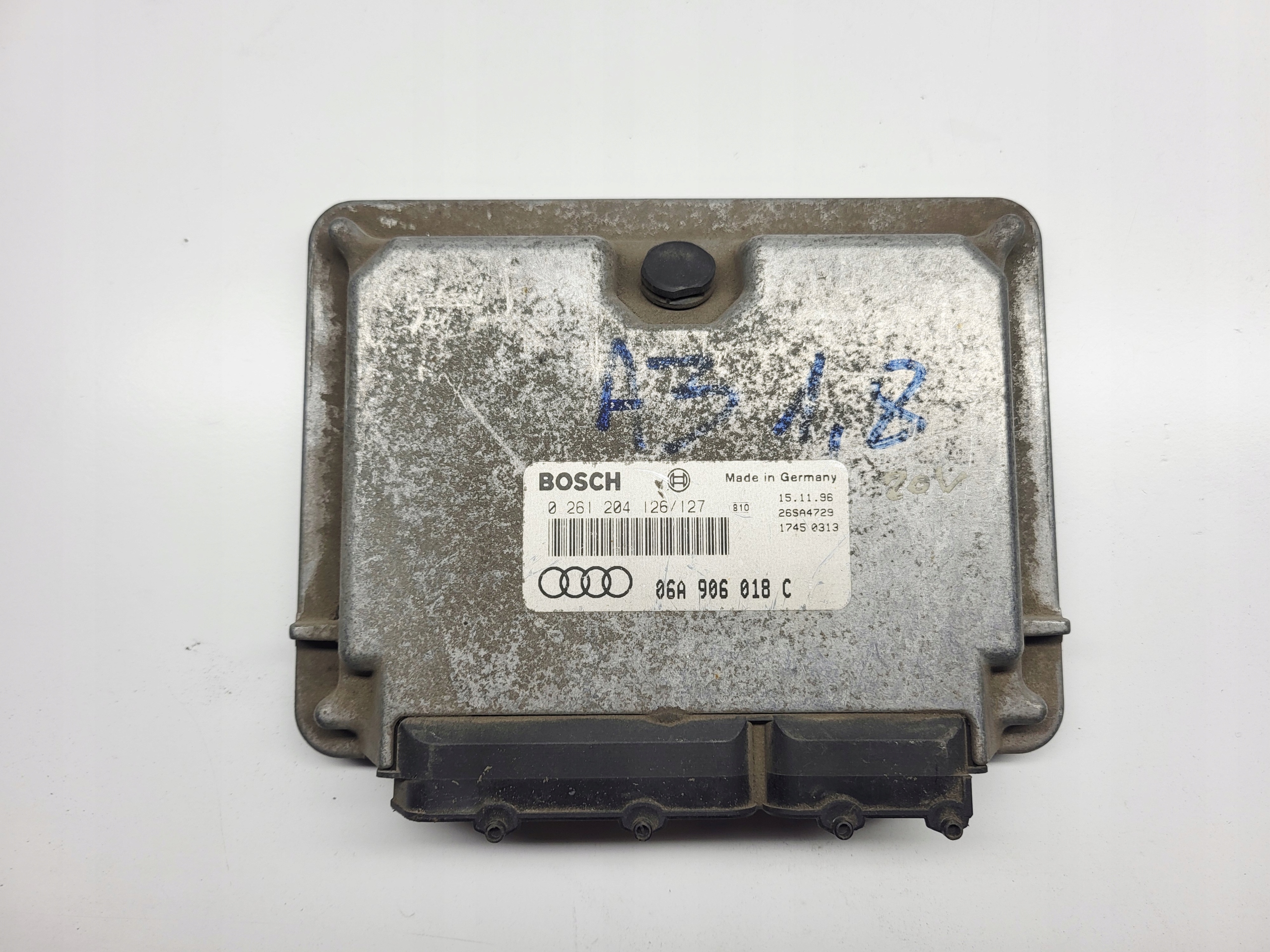 computer control unit of the engine AUDI A3 8L 1.8 20V 06A906018C 0261204126/127