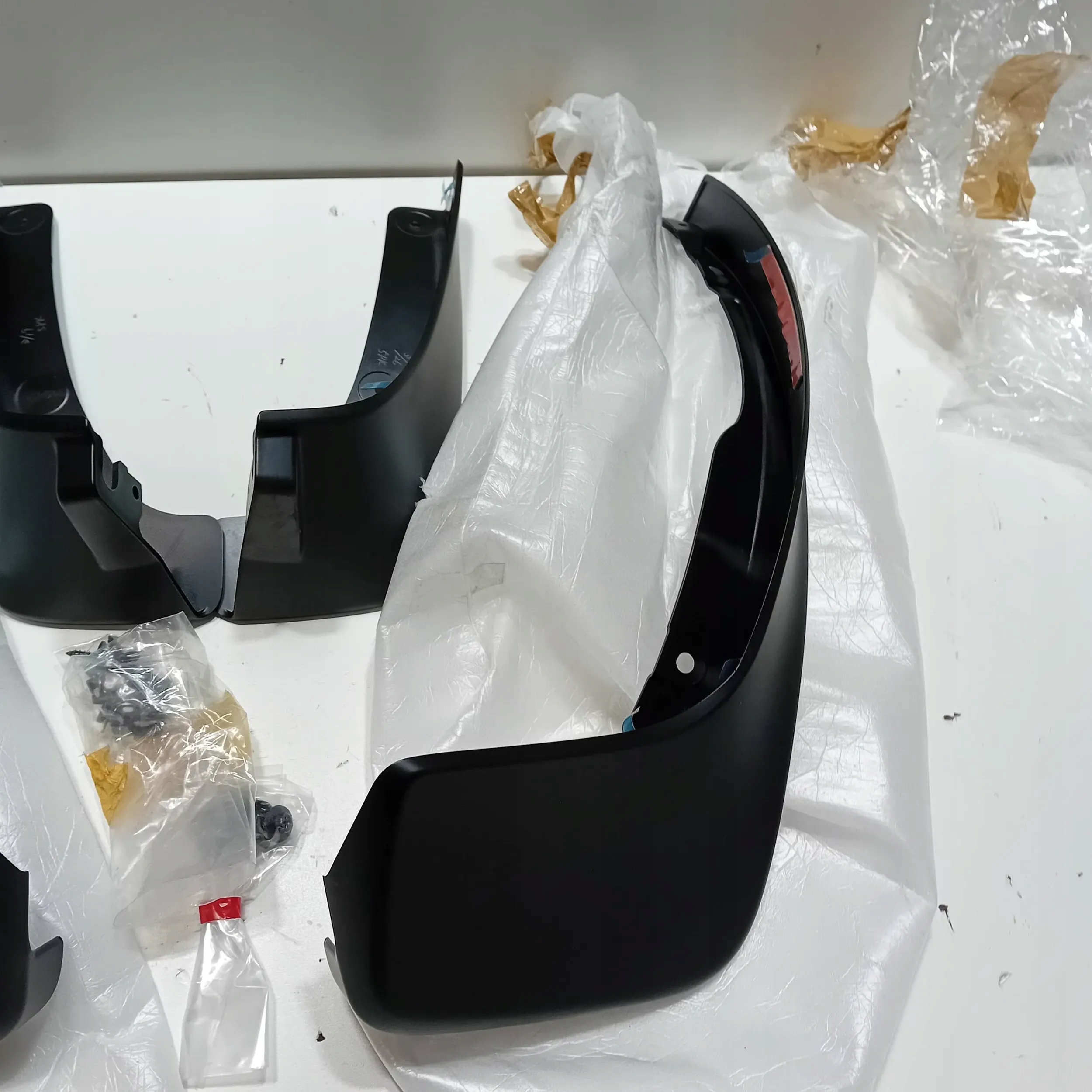 SUZUKI IGNIS III 16- CHLAPACZ CHLAPACZE TYŁ PRZÓD KOMPLET NOWE OEM Typ samochodu Samochody osobowe