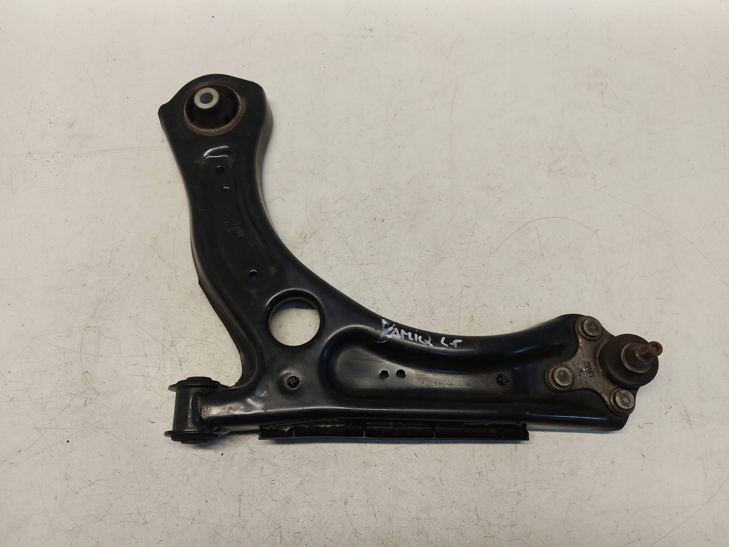 SKODA KAMIQ 658 arm front left