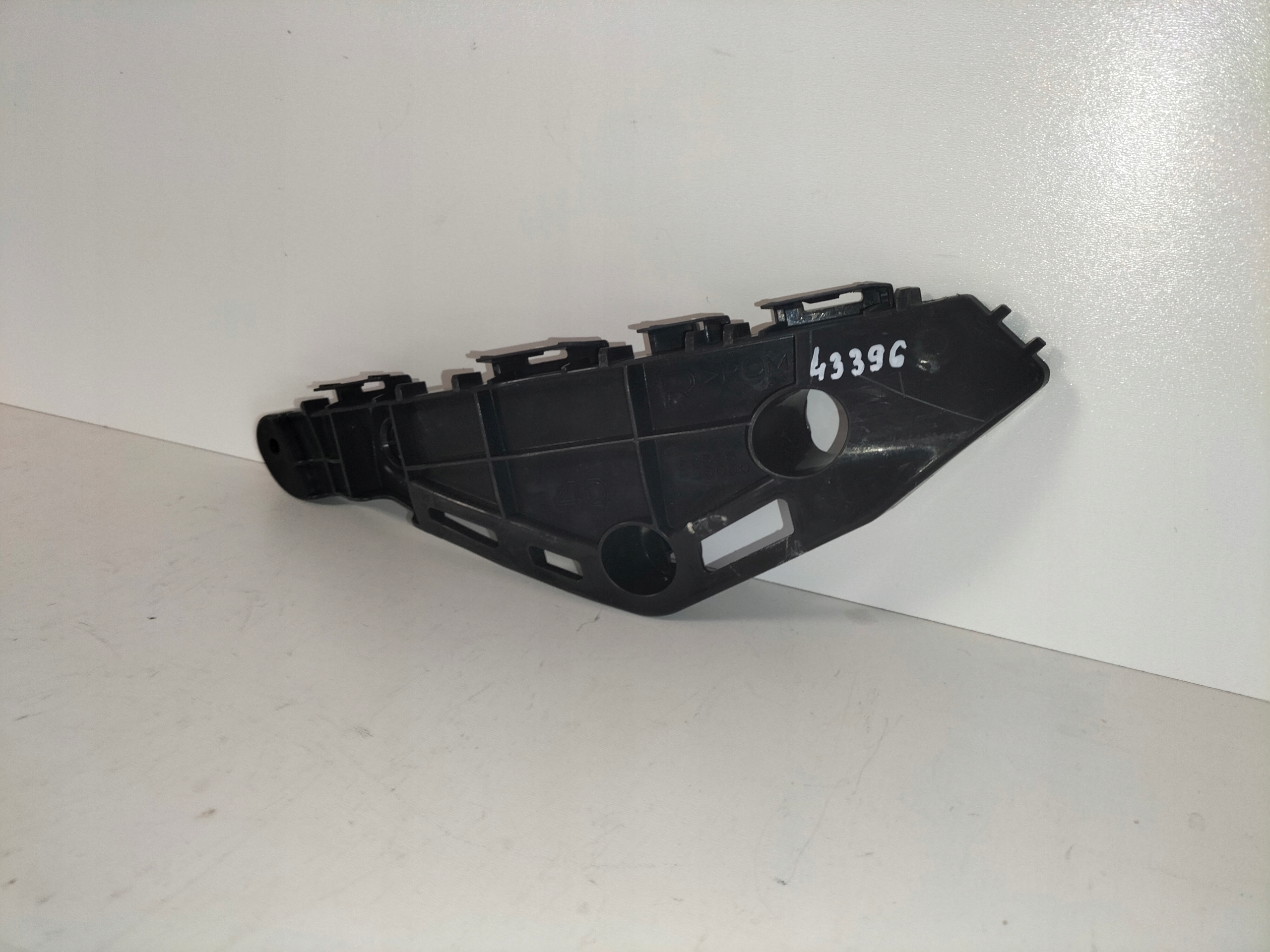 support holder of a bumper front right LEXUS RX IV 15