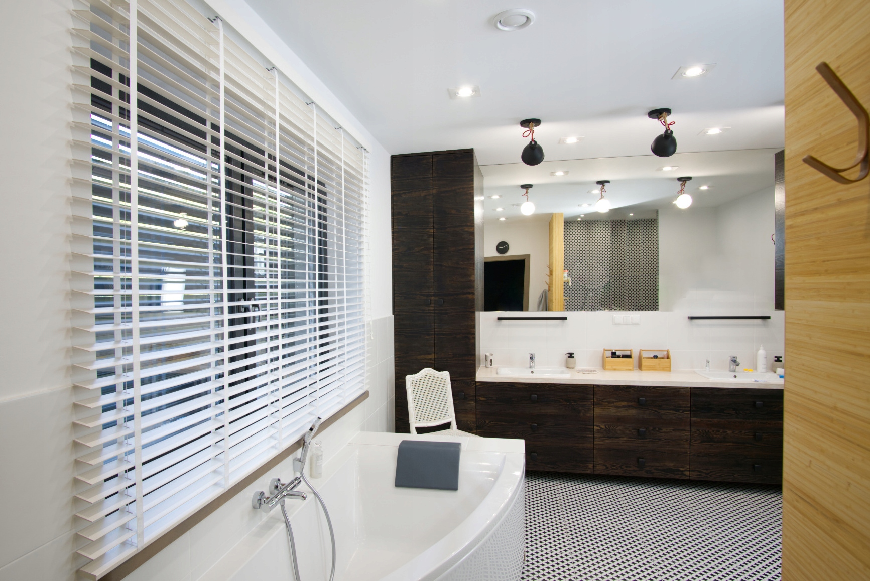 Żaluzje Drewniane Abachi na wymiar CLICKY 50mm 190x200cm Długość maksymalna 200 cm