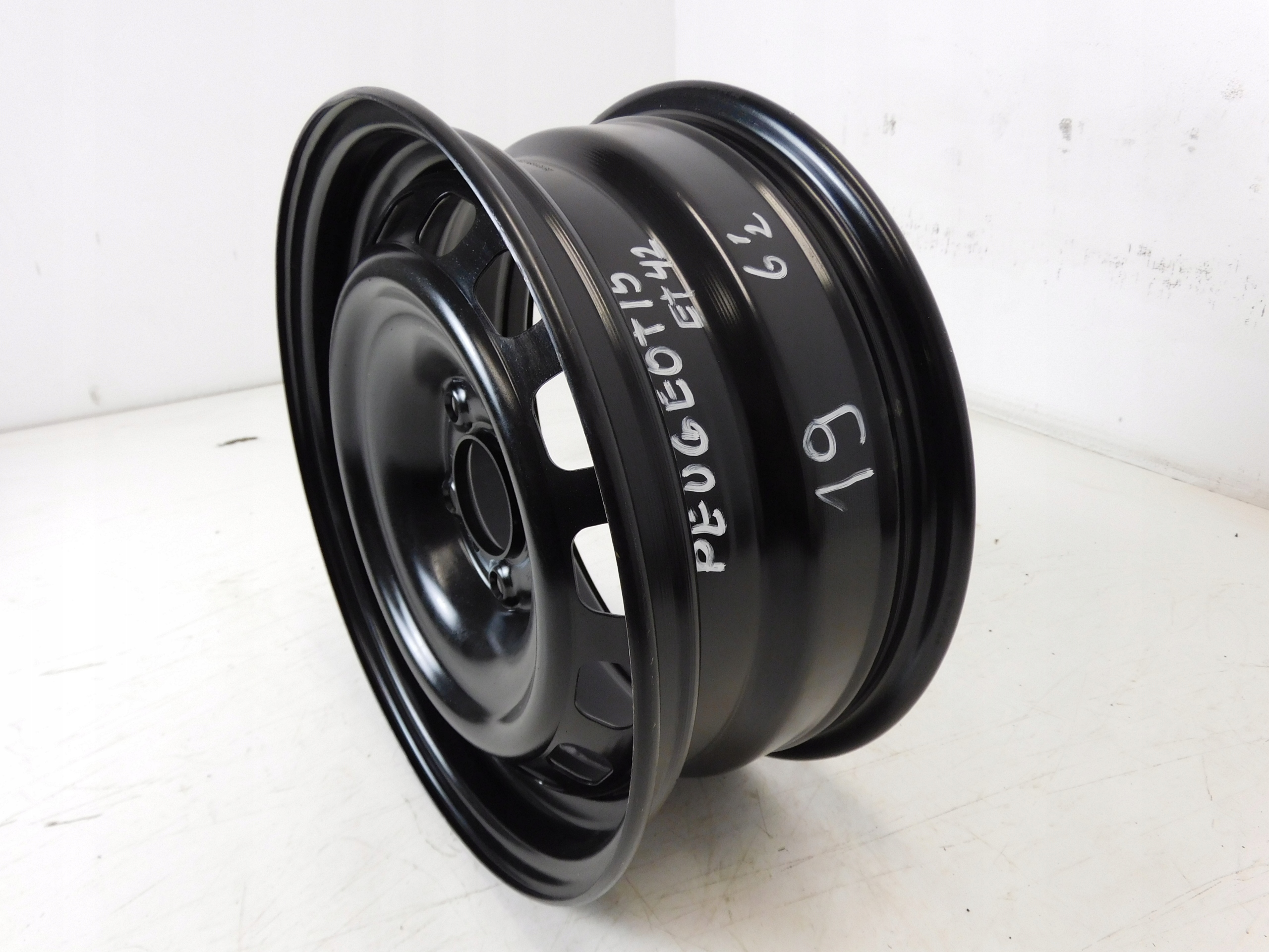 FELGA 15 PEUGEOT RIFTER 308 CITROEN BERLINGO ET42 Kod producenta C7261