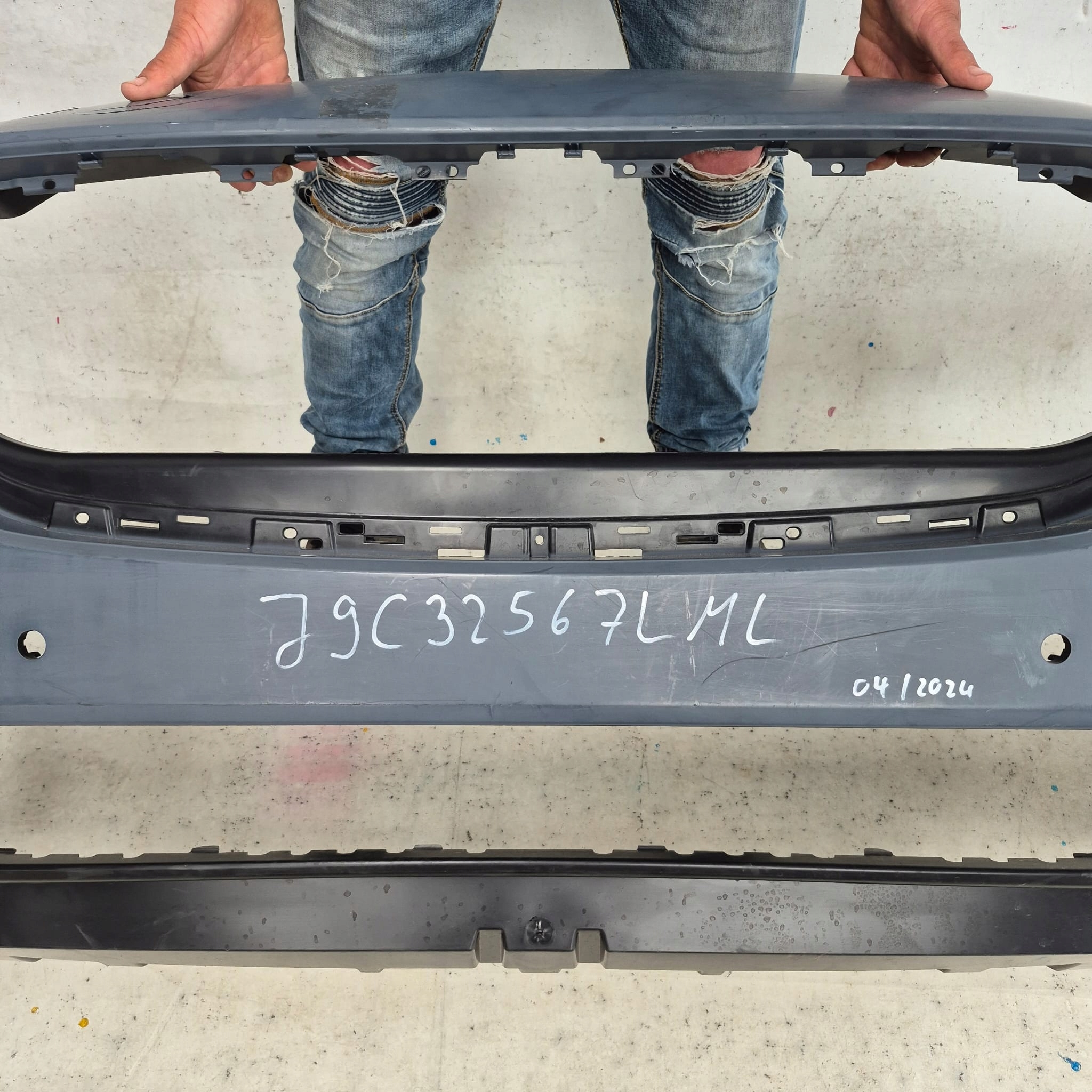 JAGUAR E-PACE 18- bumper front front PDC J9C3-17F003-C