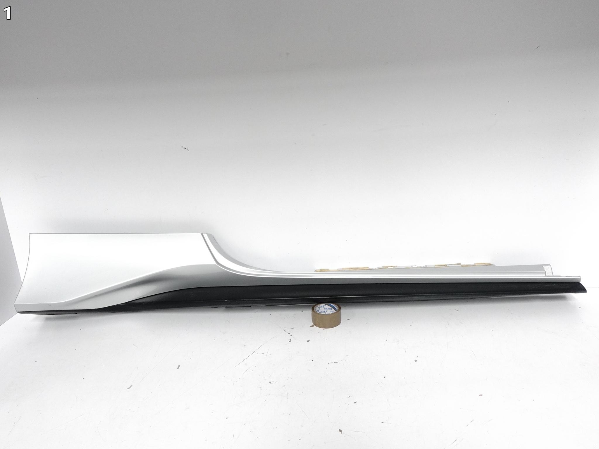 FERRARI 488 PISTA SPIDER 18-20 threshold moulding cap right