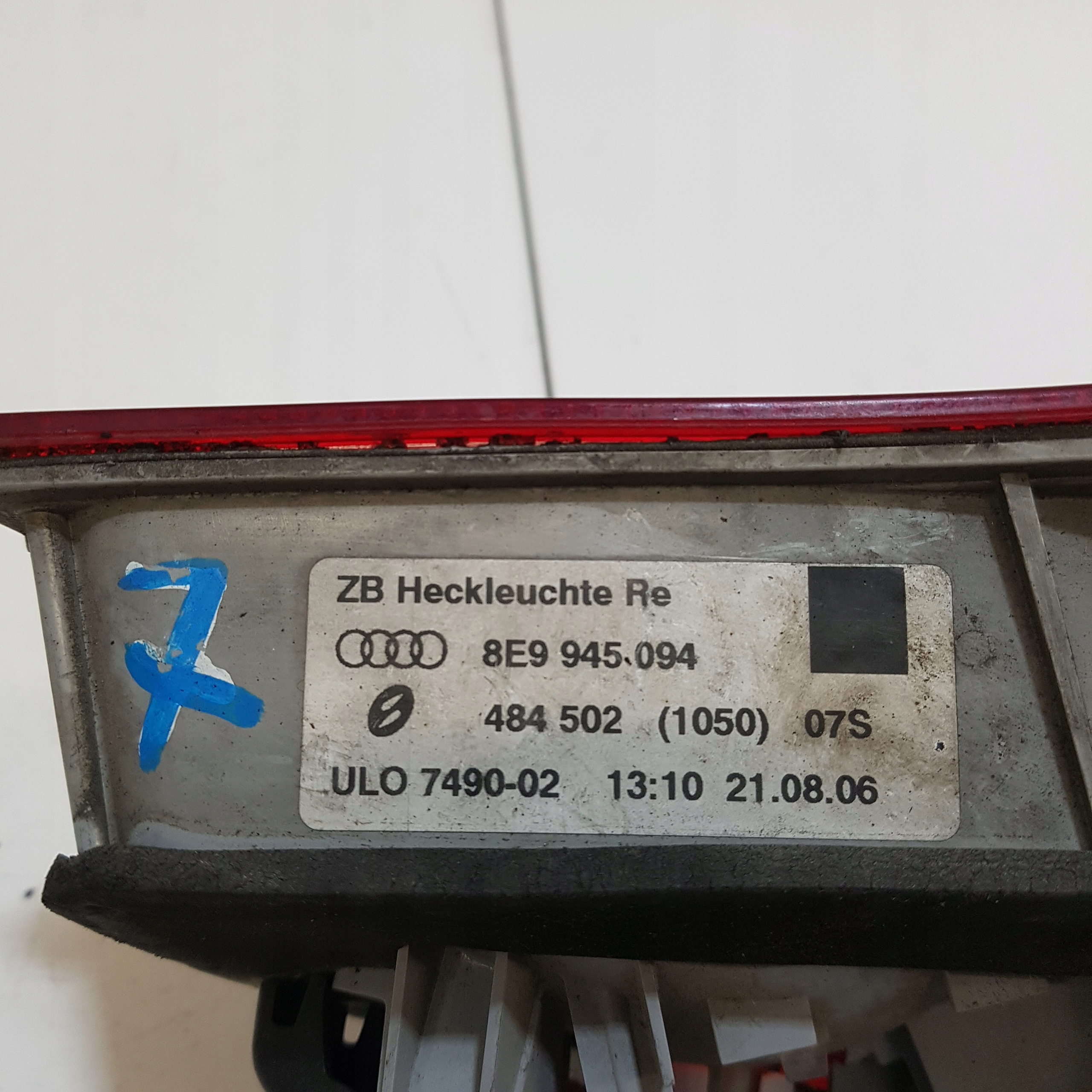 light right rear W KLAPIE AUDI A4 B6 8E9945094