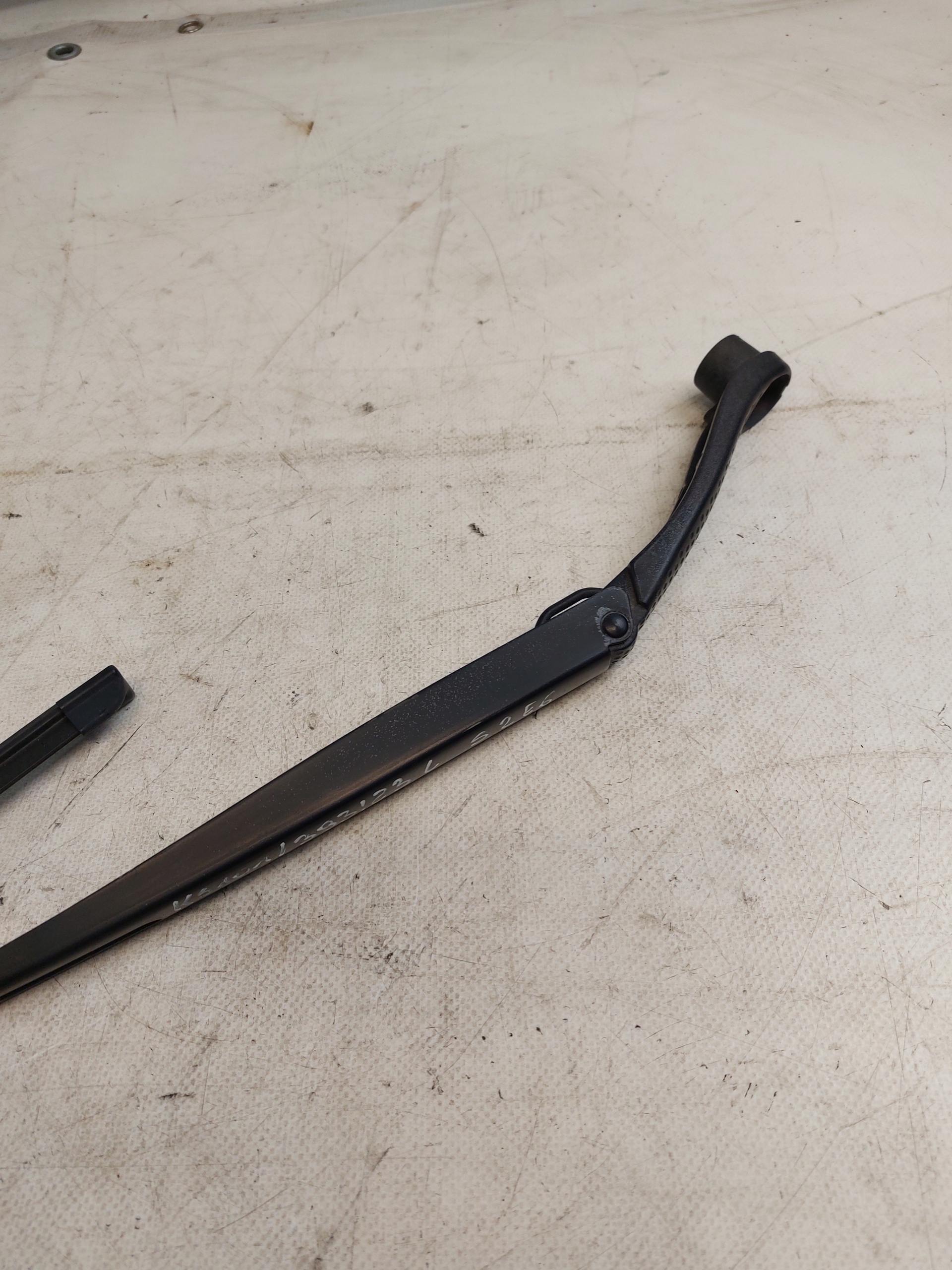 wiper arm left front CITROEN C5 X7 III
