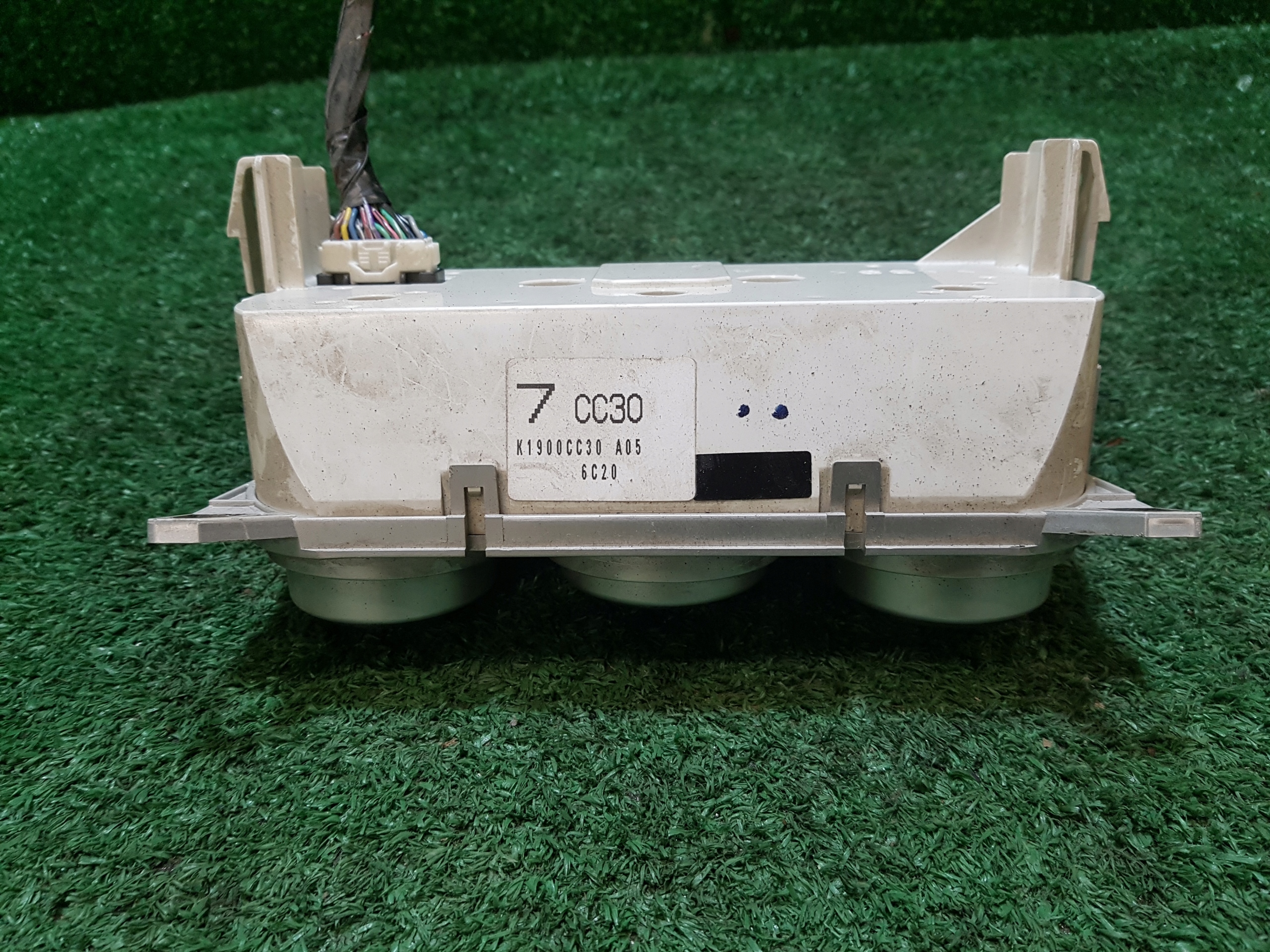 control panel air conditioning devices MAZDA 5 K1900CC30