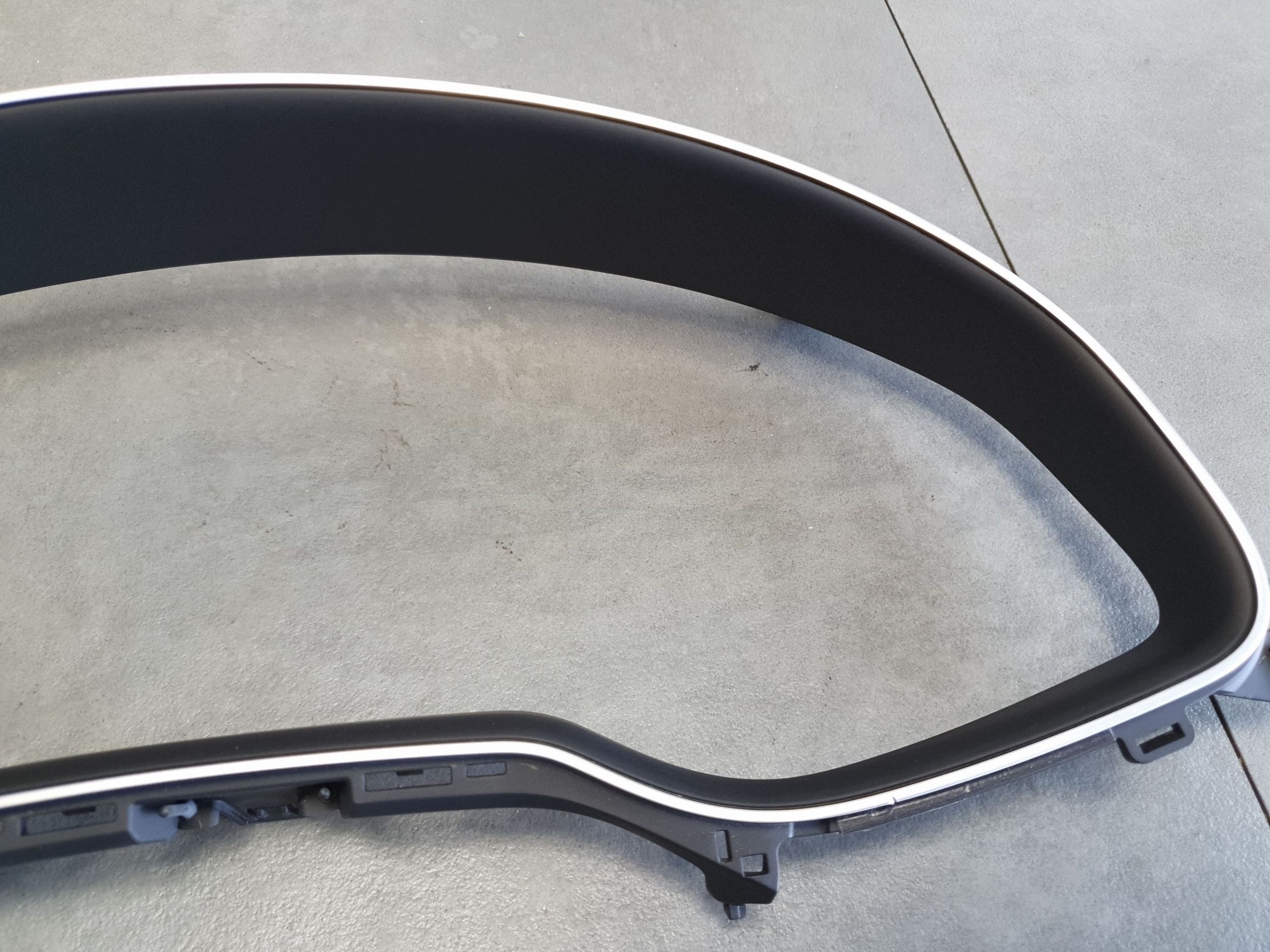 Audi Q7 4M decorative trim instrument panel frame 4M0857115