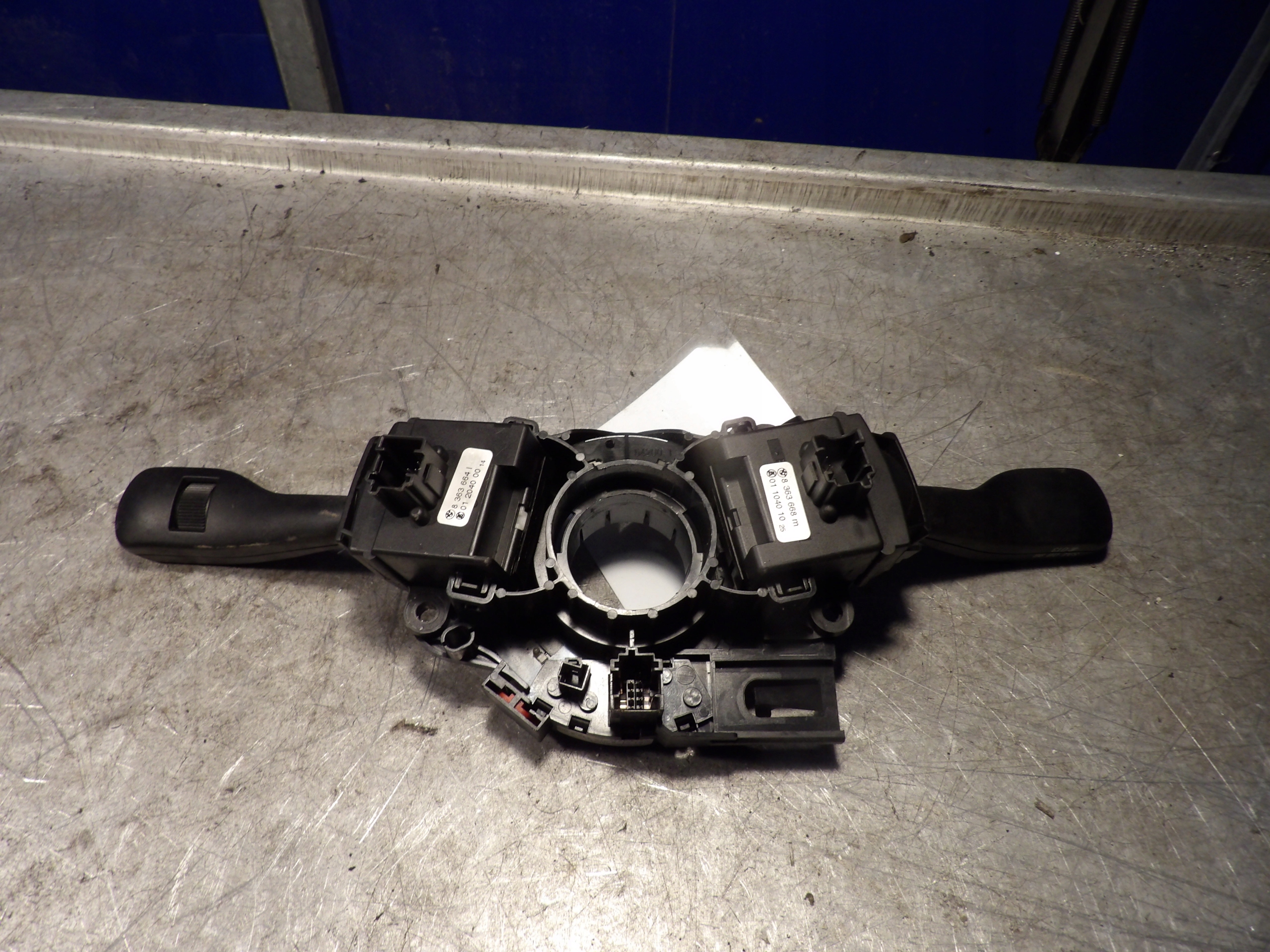 BMW E39 DEVIO LUCI TERGICRISTALLO TERGI KOMBI 8363668, 8363664