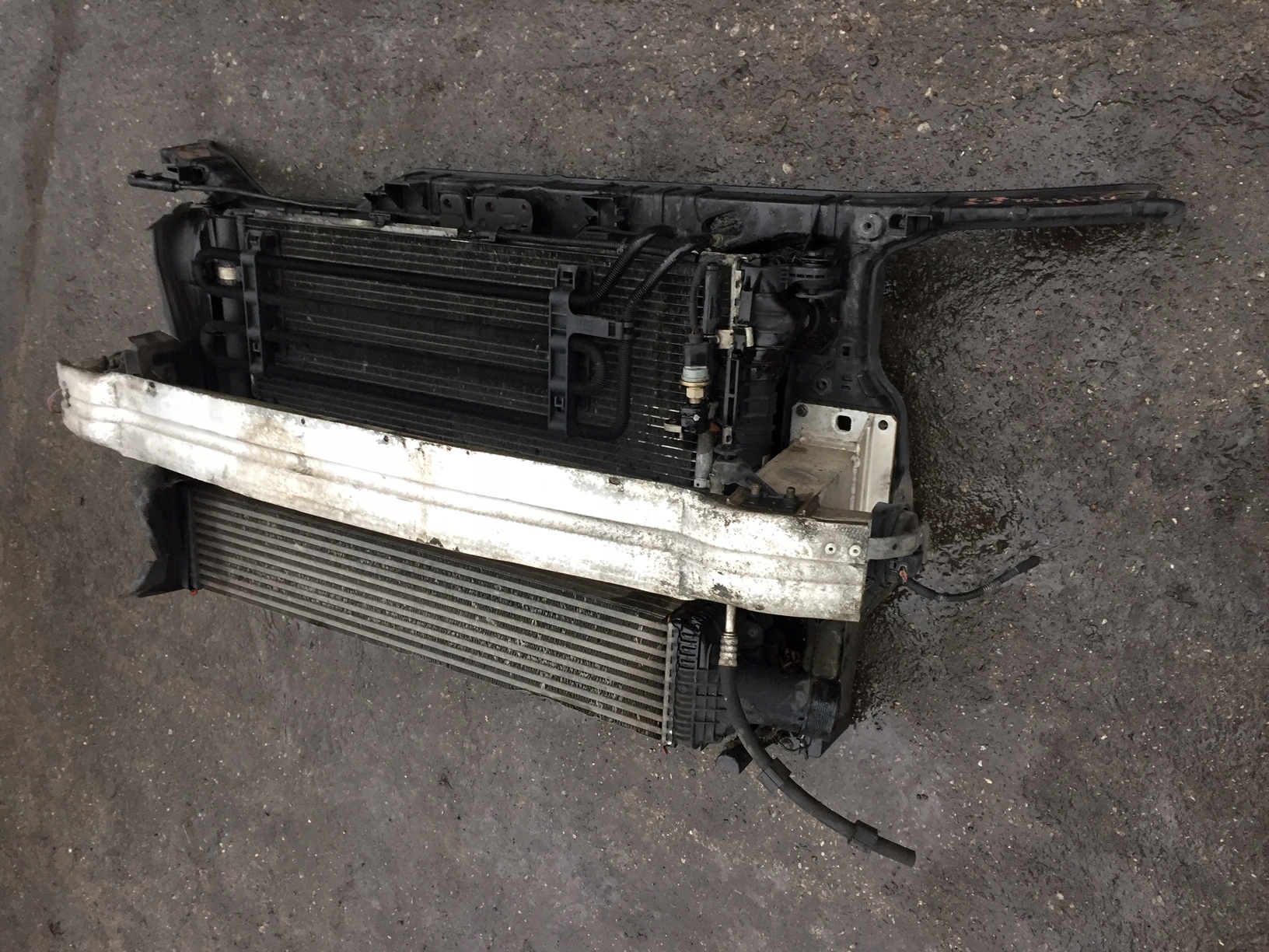 AUDI A5 8T A4 2.7 3.0 TDI support panel for radiators pillar