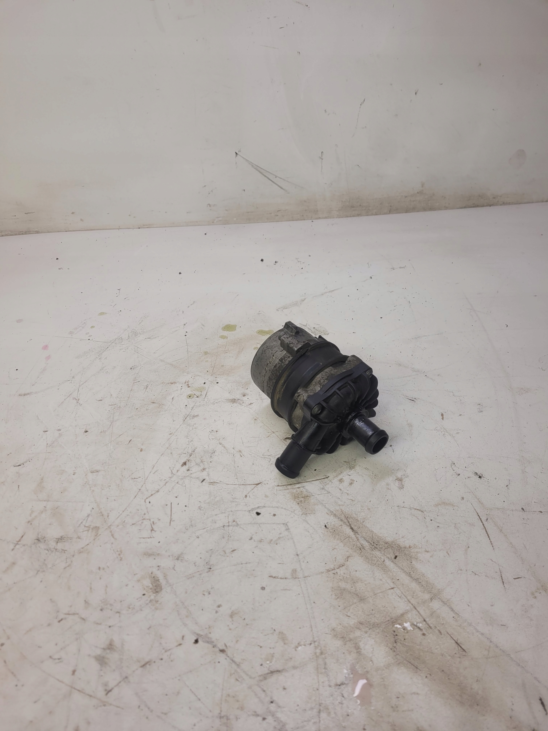 water pump AUDI A4 S4 S5 A6 A7 3.0 TFSI 8K0965567