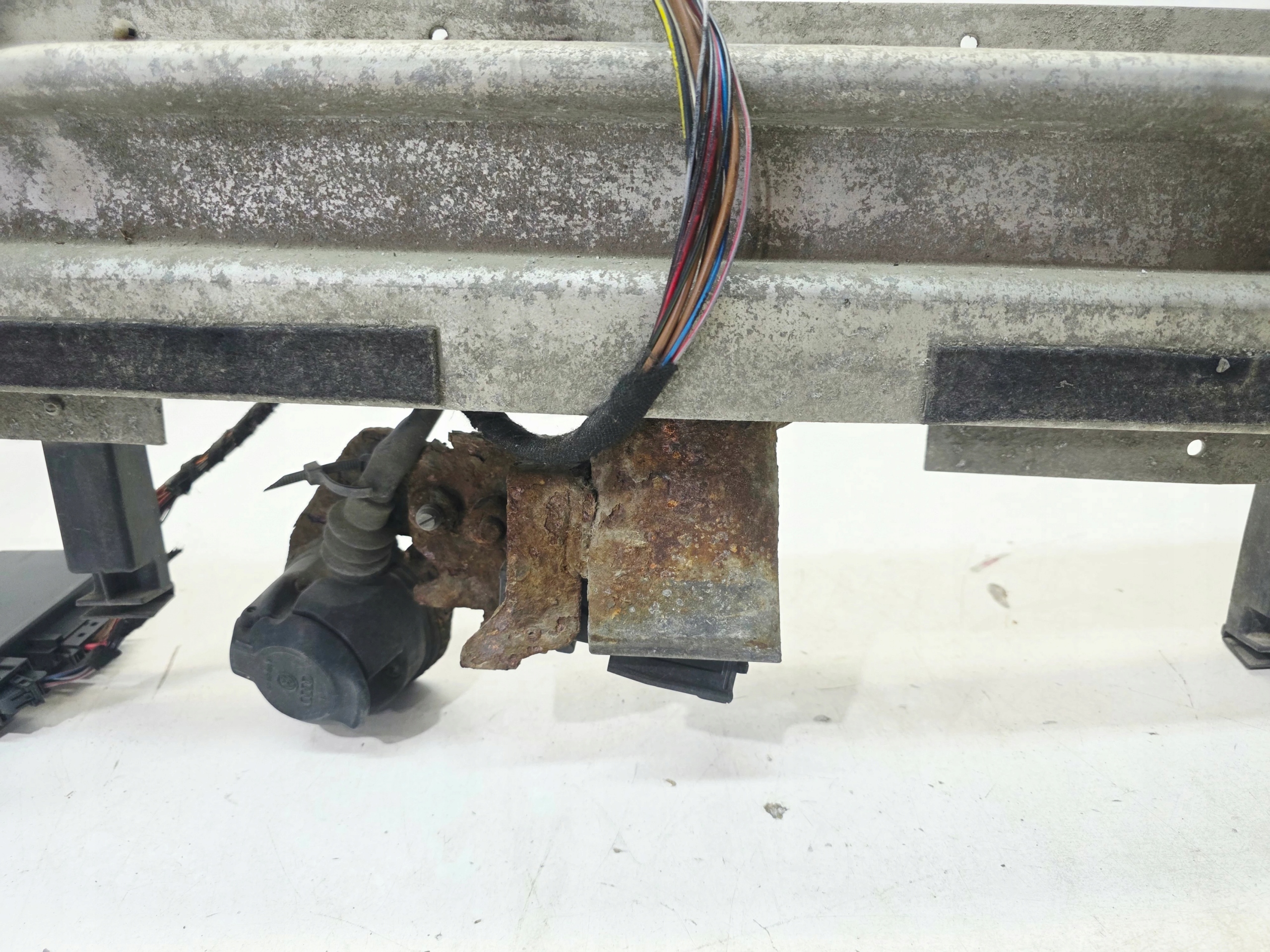 sider HAKA HOLOWNICZEGO + module AL-KO AUDI A4 B7 8E0800491B 8E0907383B