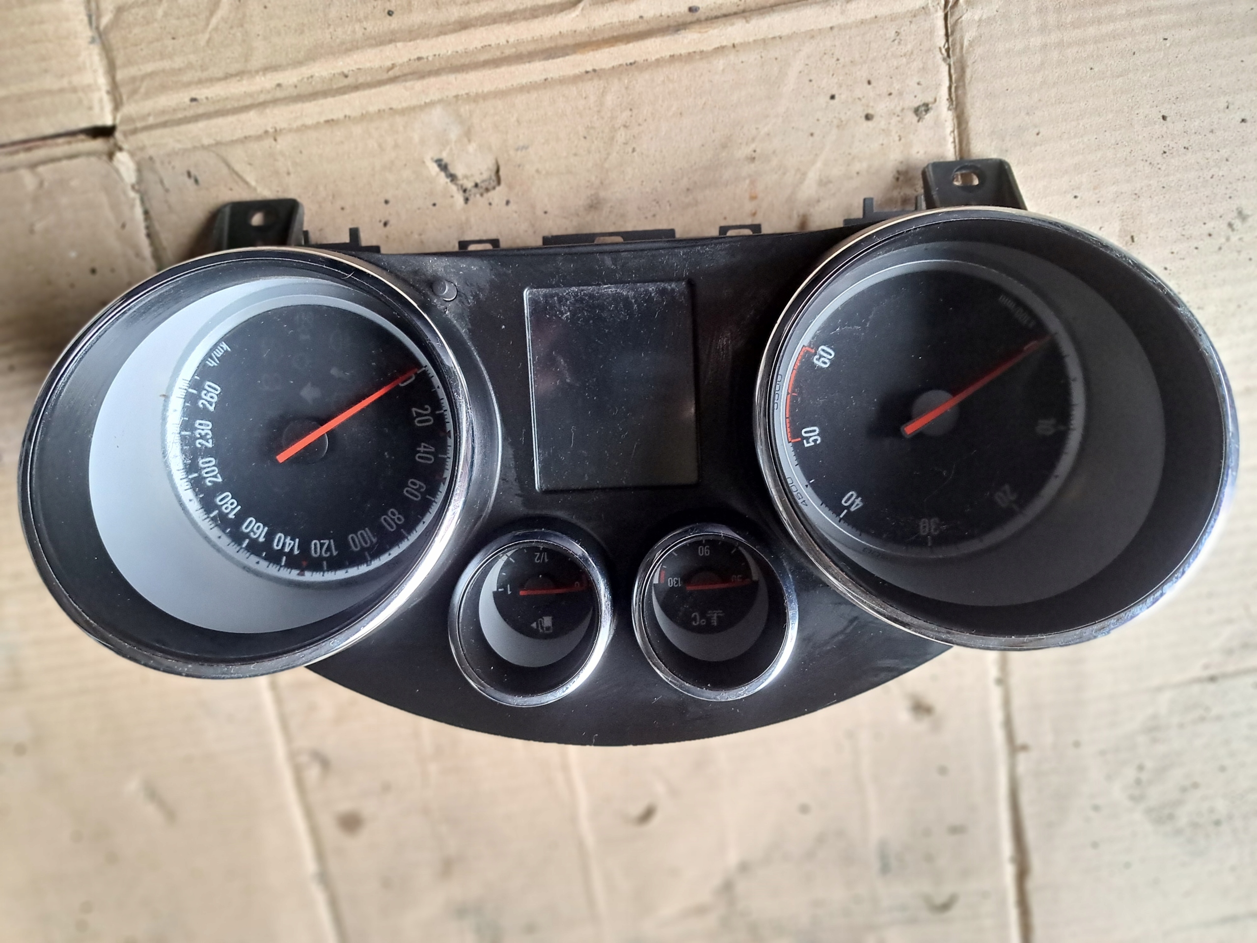 dials dials PREDKOSCIOMIERZ OPEL ASTRA J 769166-750U
