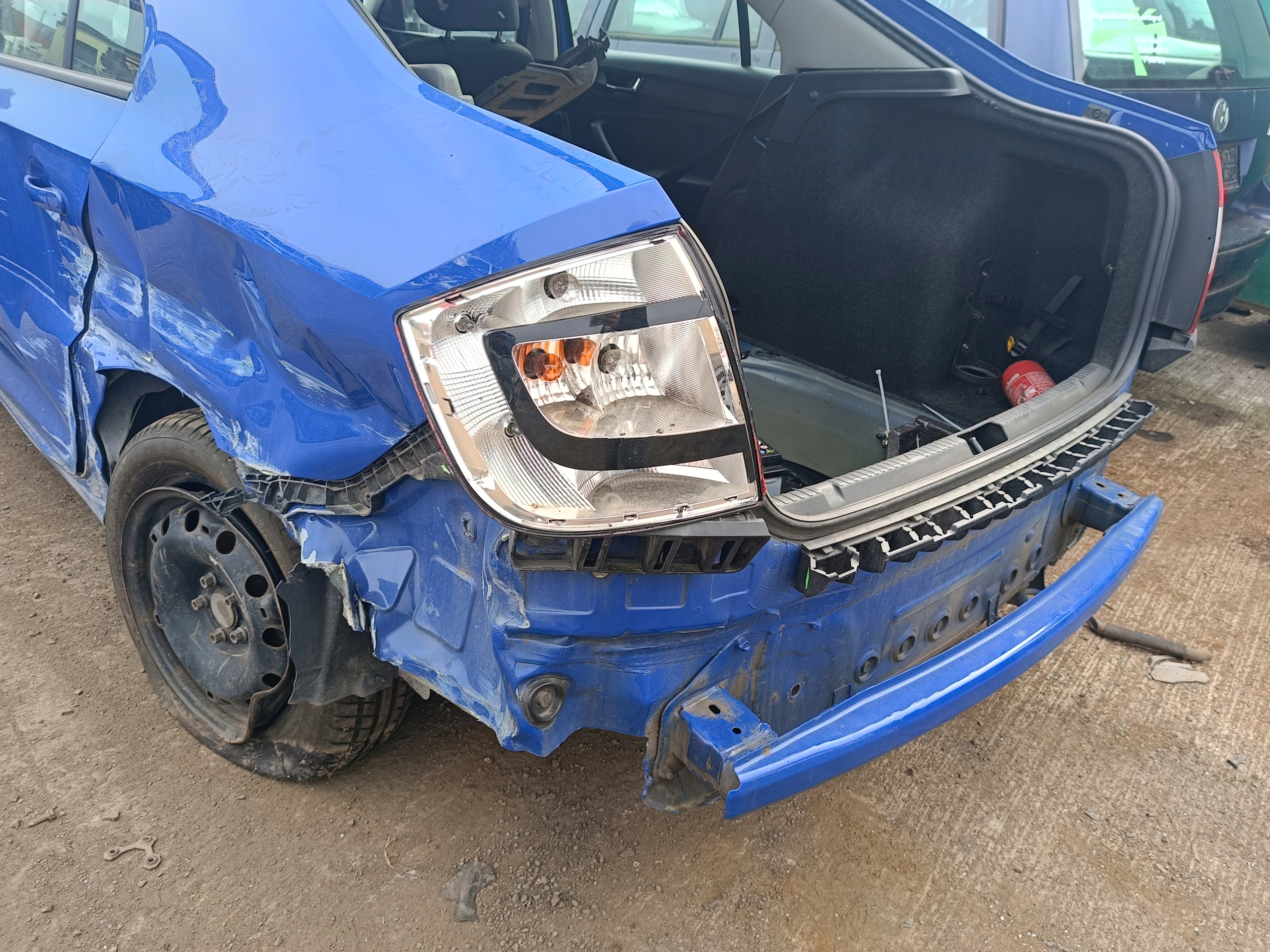 SKODA RAPID PAS TYŁ WANNA PODŁOGA 2018 Producent części Skoda OE