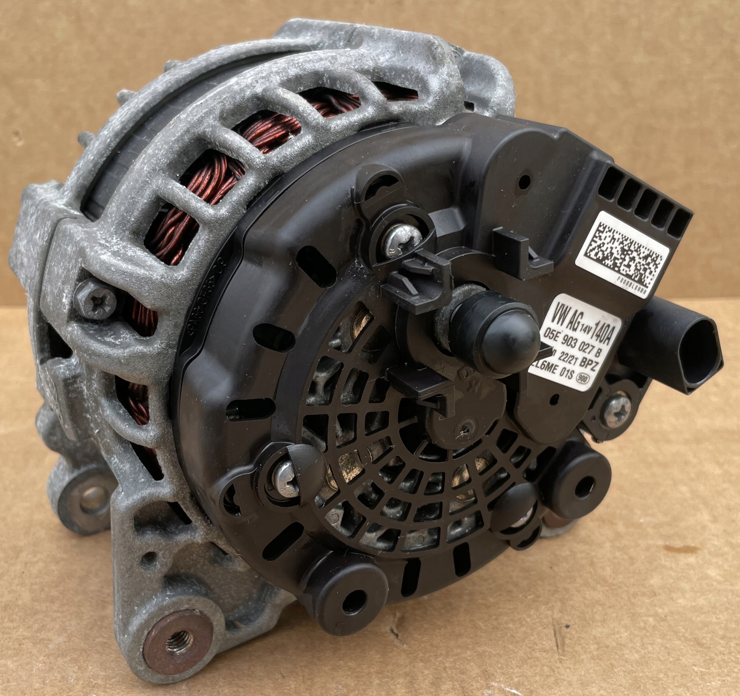 alternator 05E903027B VW SKODA as new original