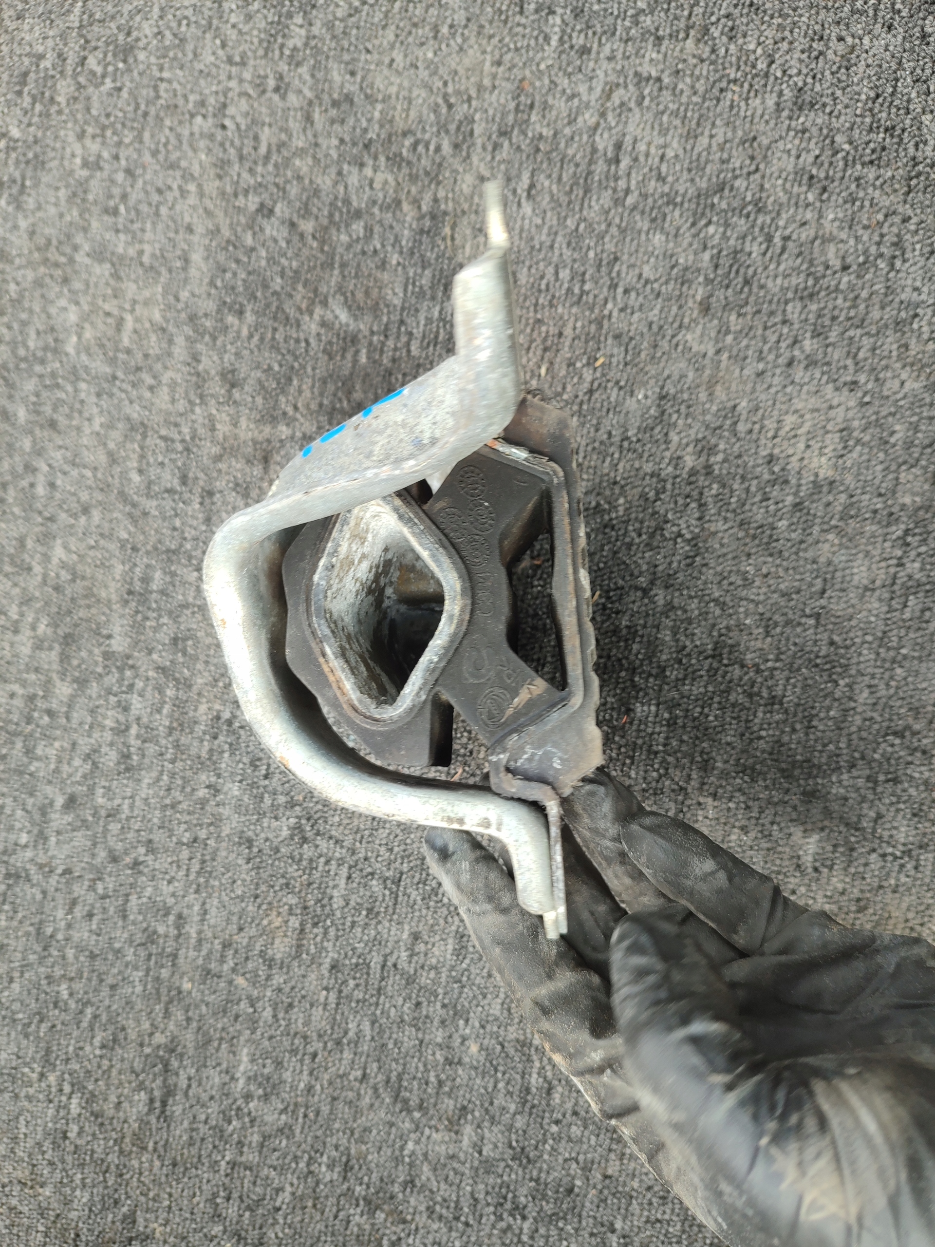 engine mount FORD KA petrol 8B053A236