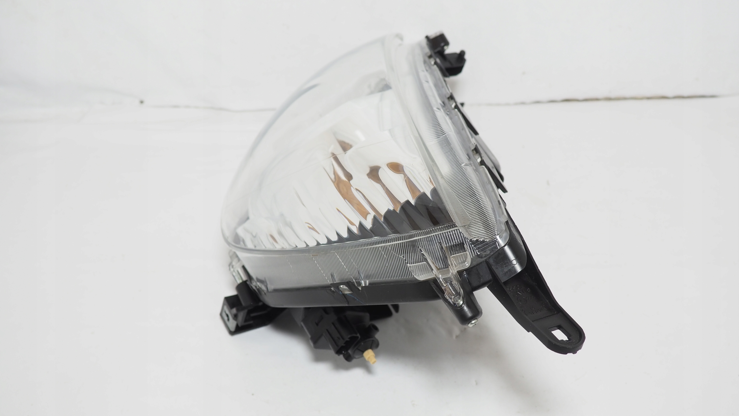 Mitsubishi Space Star II light left front 8301C193