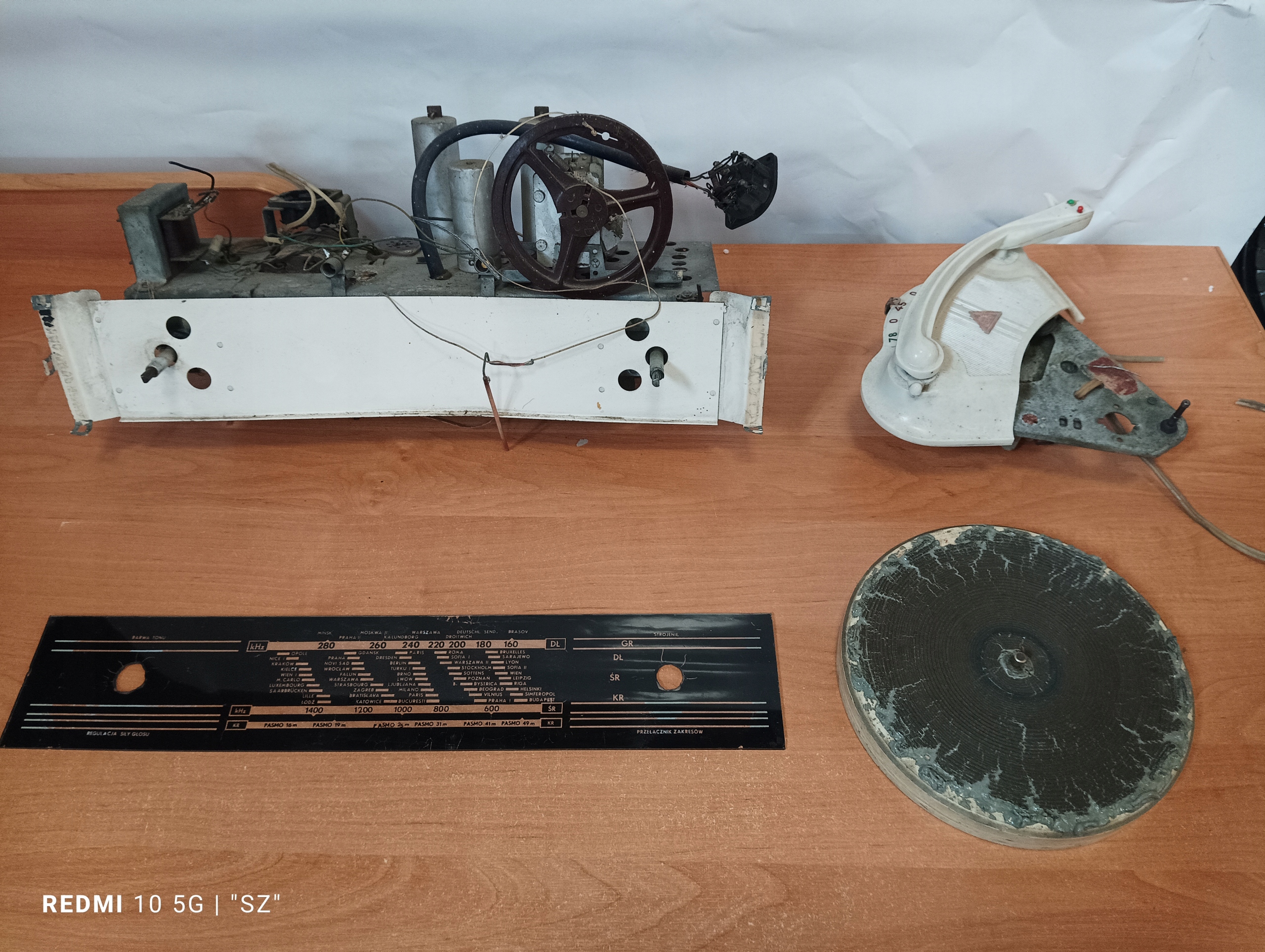 POEMAT - CZĘŚCI - CHASSIS - SZYBKA - GRAMOFON