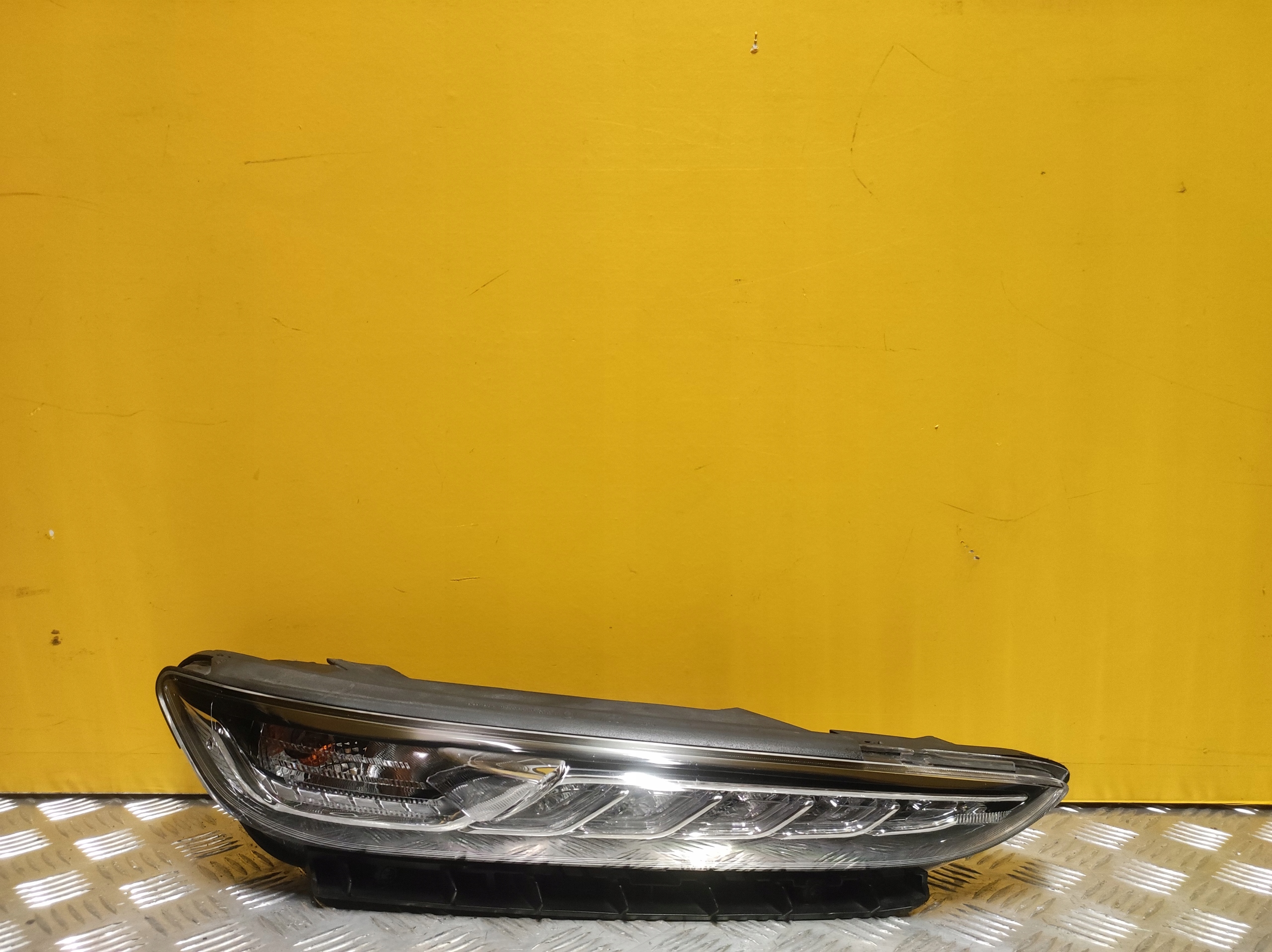 HYUNDAI KONA 17- REFLEKTOR PRZÓD LED LAMPA DRL USA