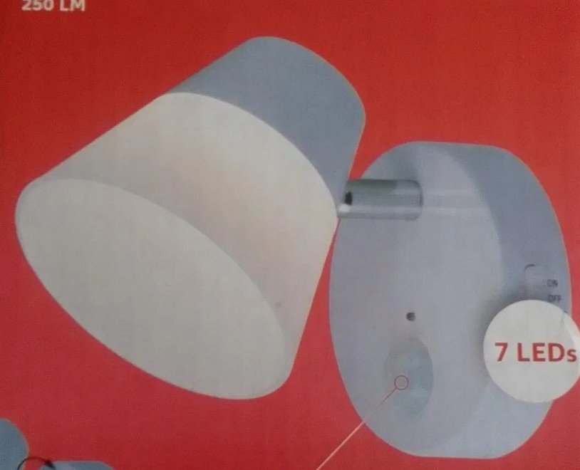 

Lampka Led Do Gniazdka obrotowa czujnik ruchu