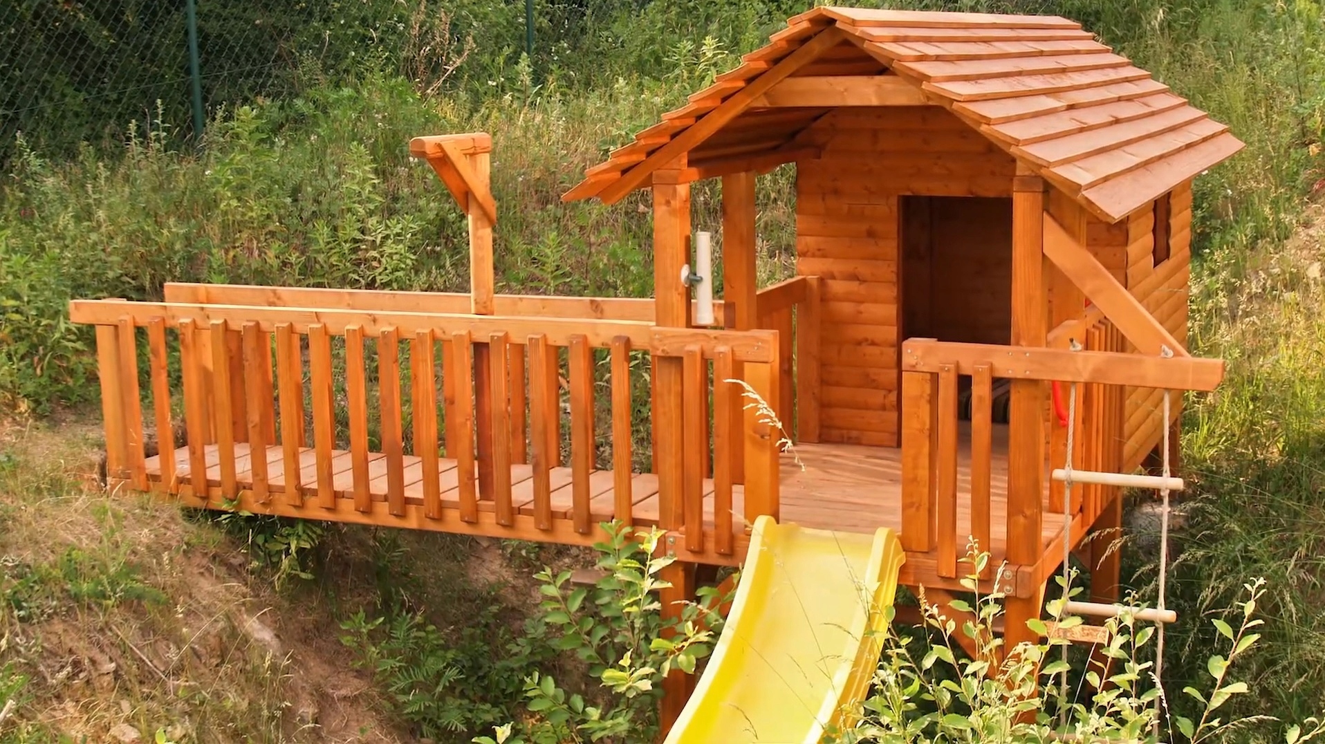 REMMERS HK-LASUR LAZURA ELEWACJI 10L PINIA/MODRZEW Deklarowana wydajność 12 m²/l