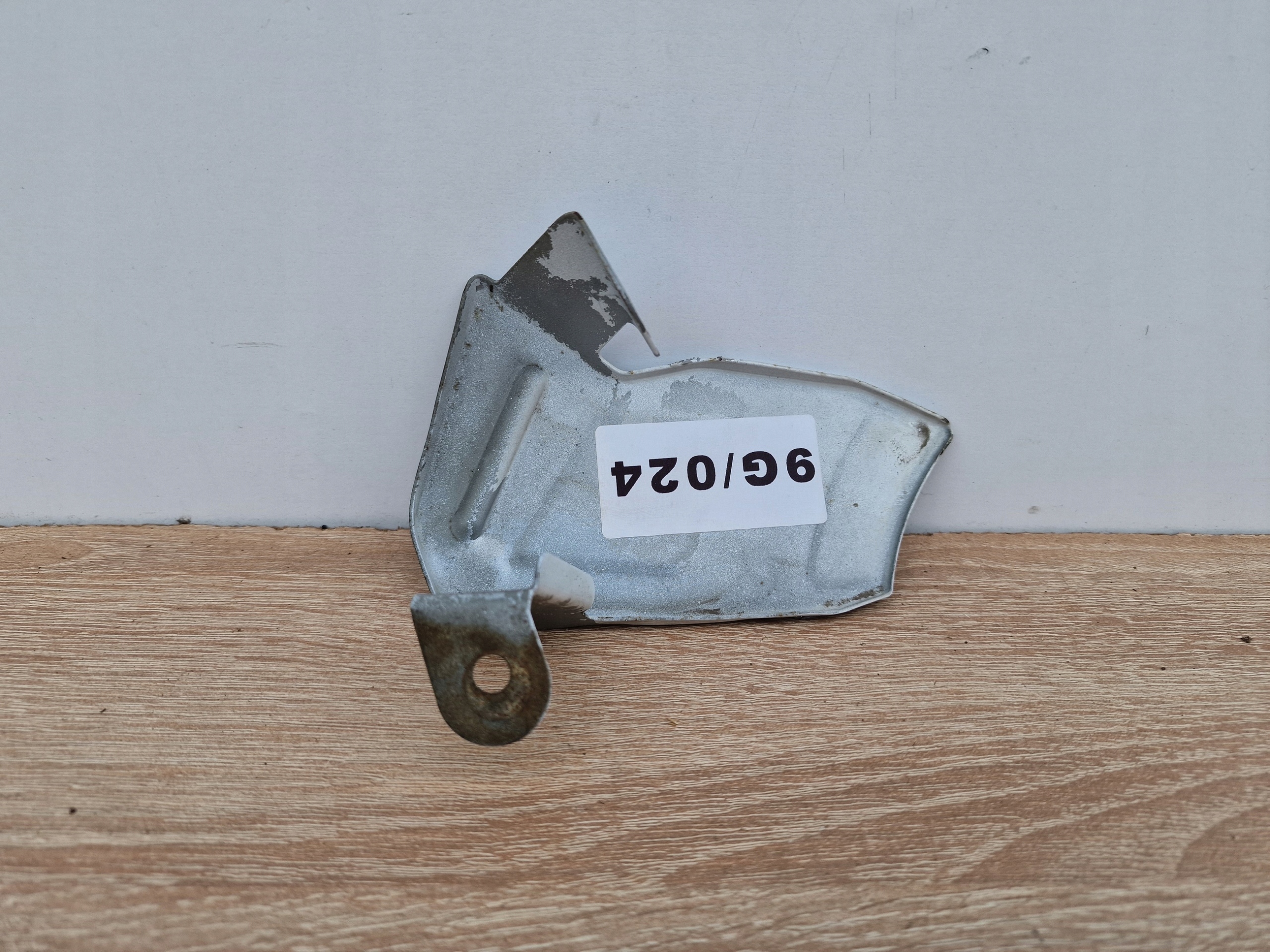 HYUNDAI COUPE TIBURON left bracket console fender