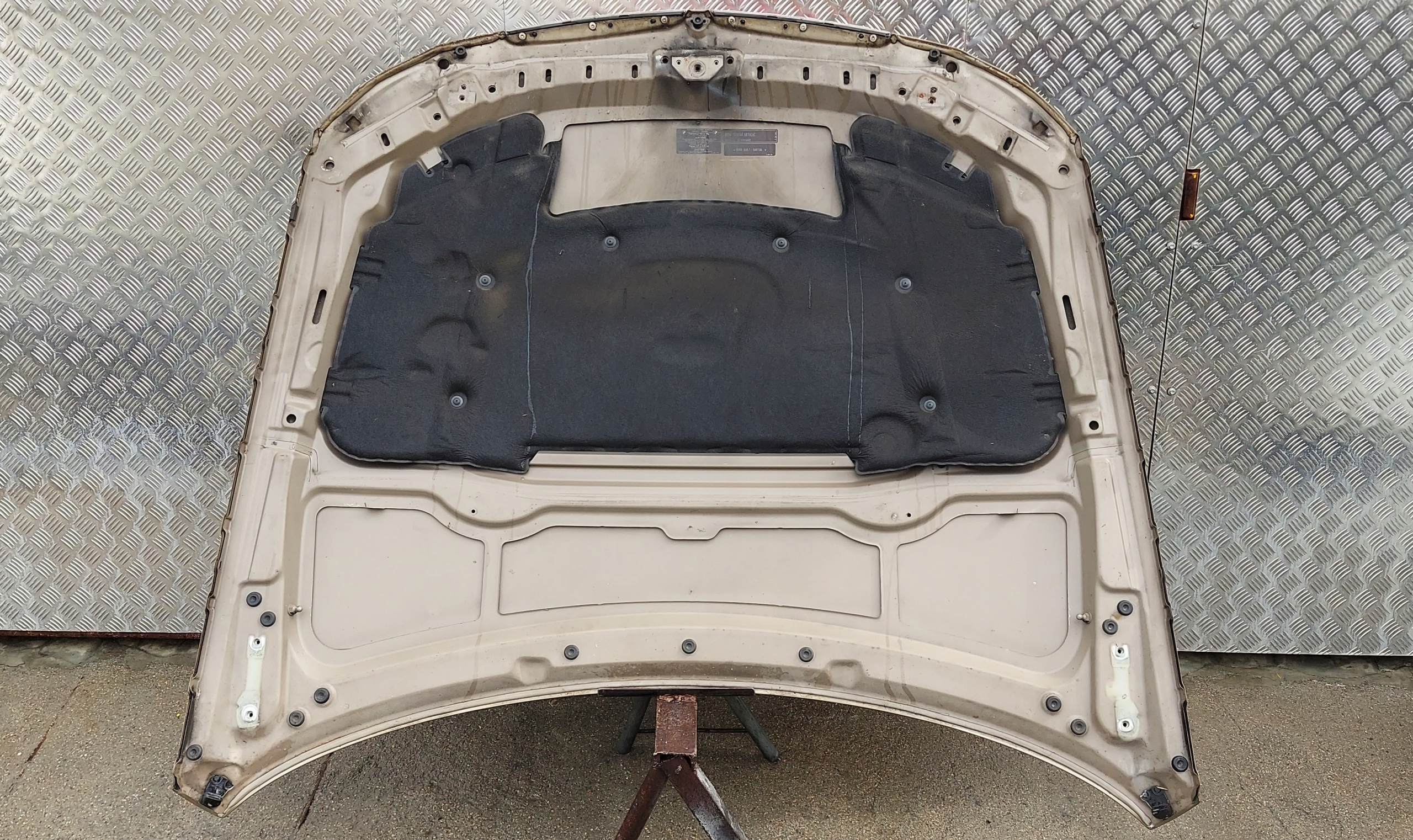 CAPOT BMW 3 E90 E91 04-09 LAK: A23