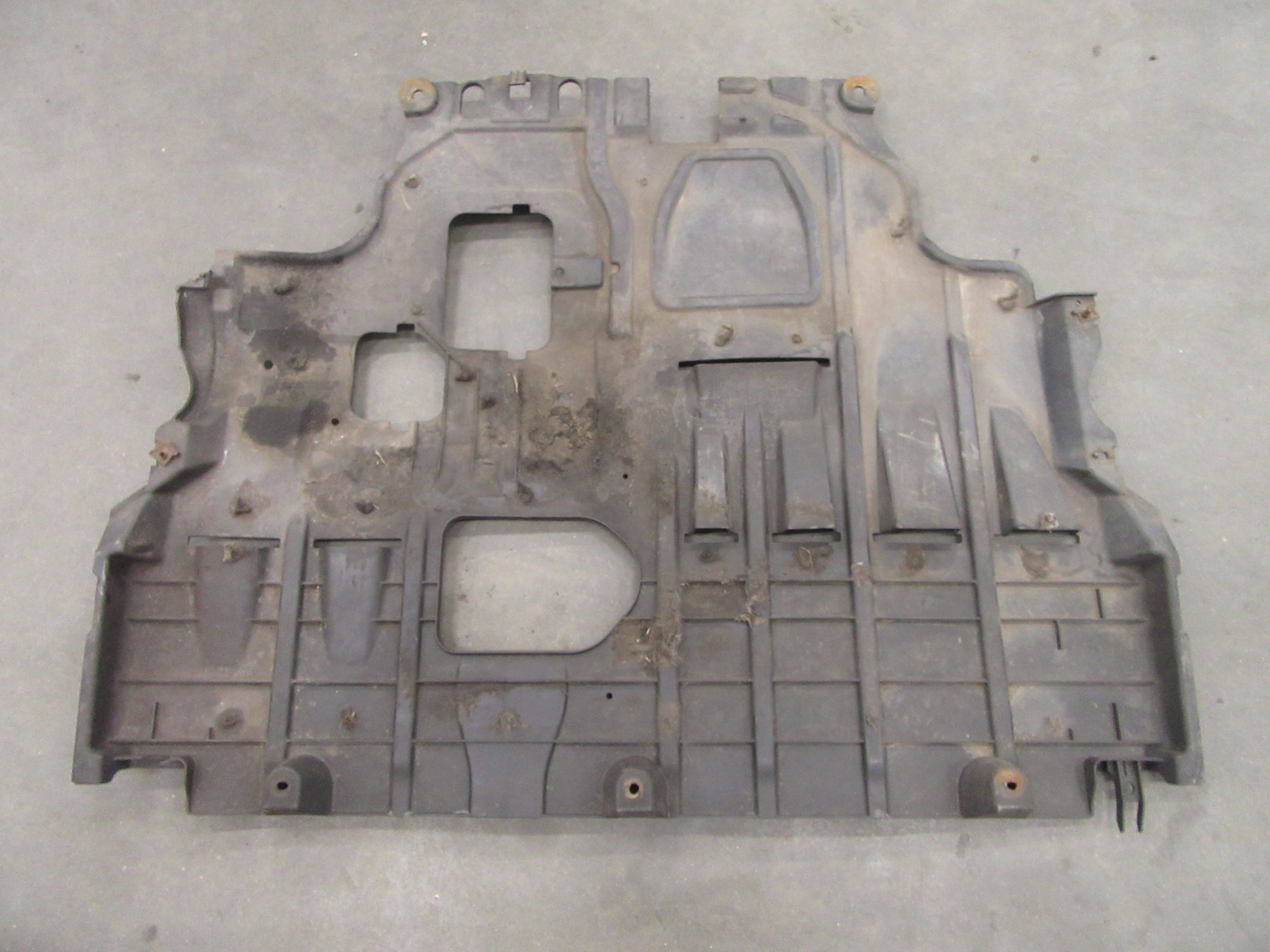 cover below engine cover chassis Mazda 3 BL Diesel