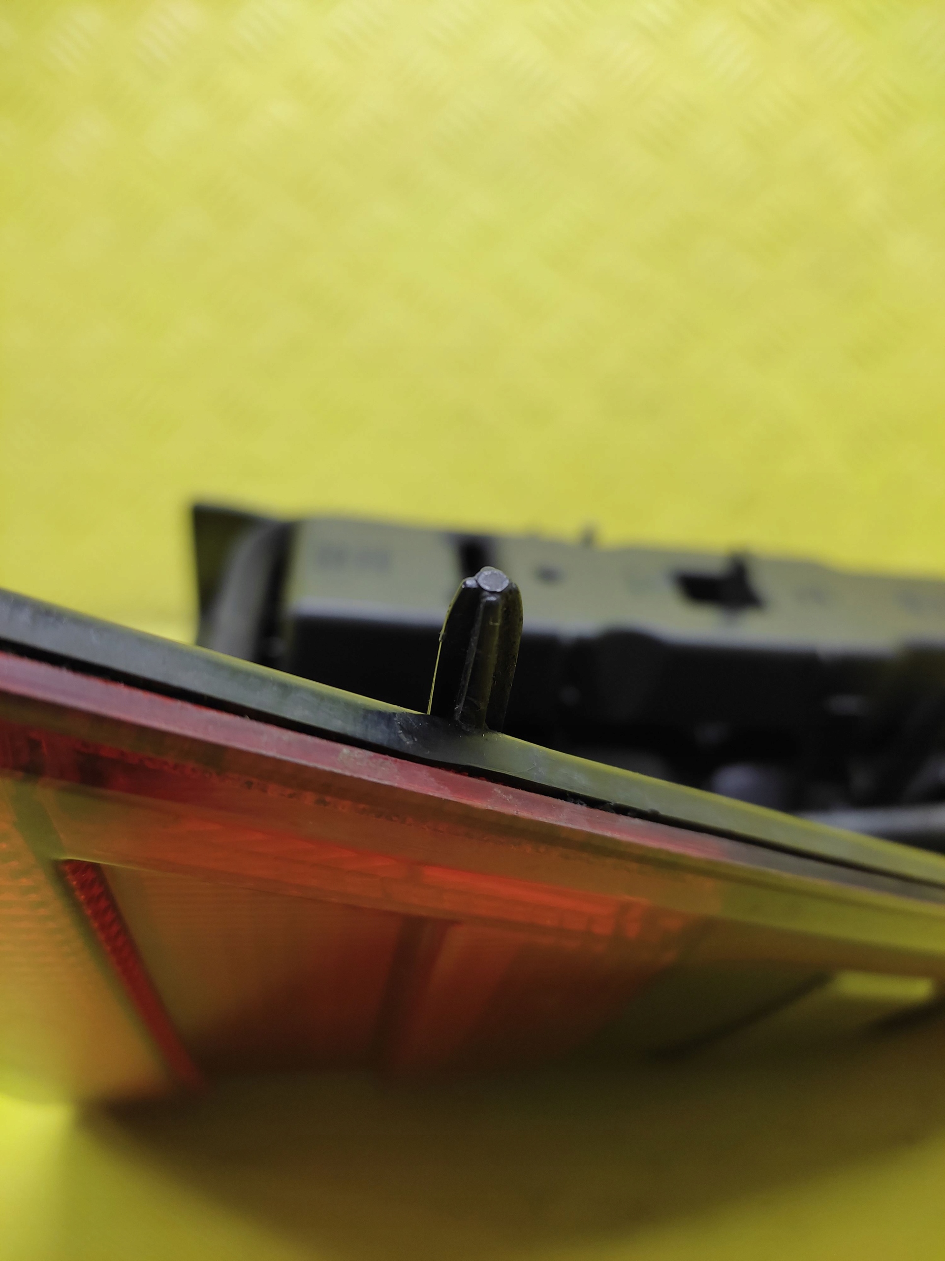 MERCEDES C-KLASA light left rear part