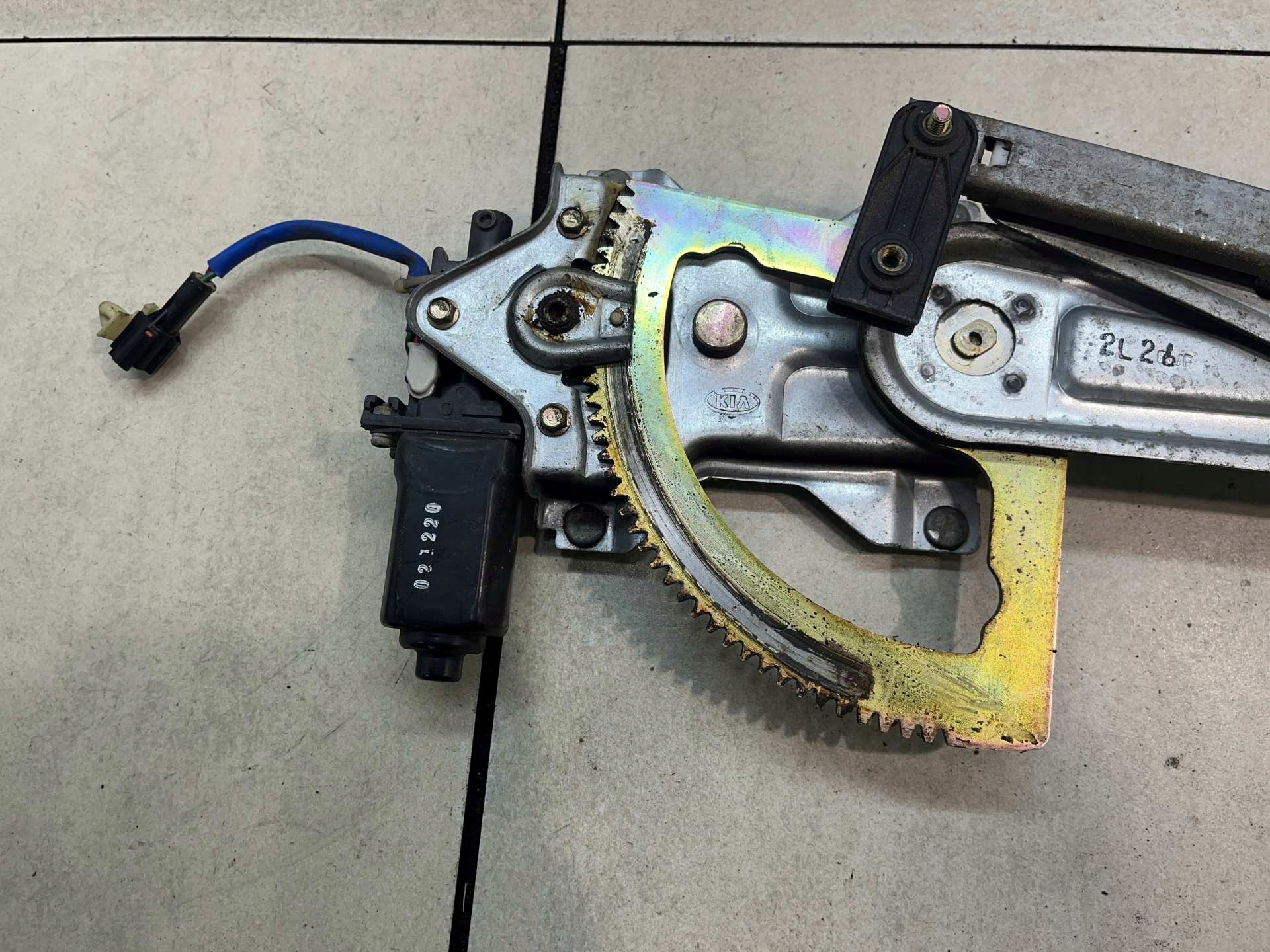 window regulator right front KIA SORENTO and 2.5 CRDI XH101PA