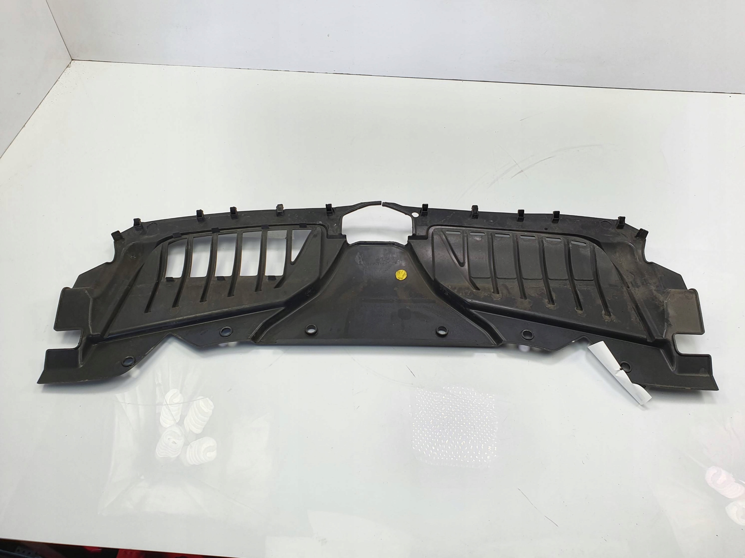 OSLONA 4N0807081B AUDI A8 D5 4N Part number 4N0807081B