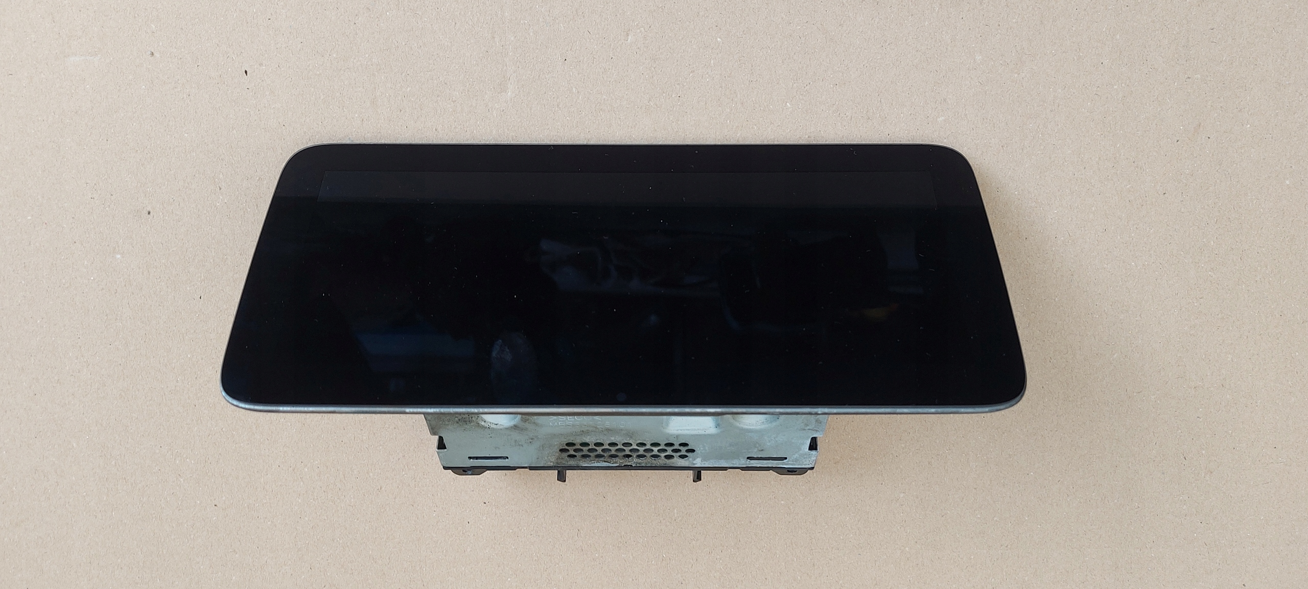 display MERCEDES C-KLASA W205 2059000441 damaged