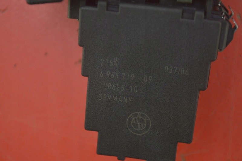 ignition key button 6954719 BMW E90 E91 2.0 D 04-10