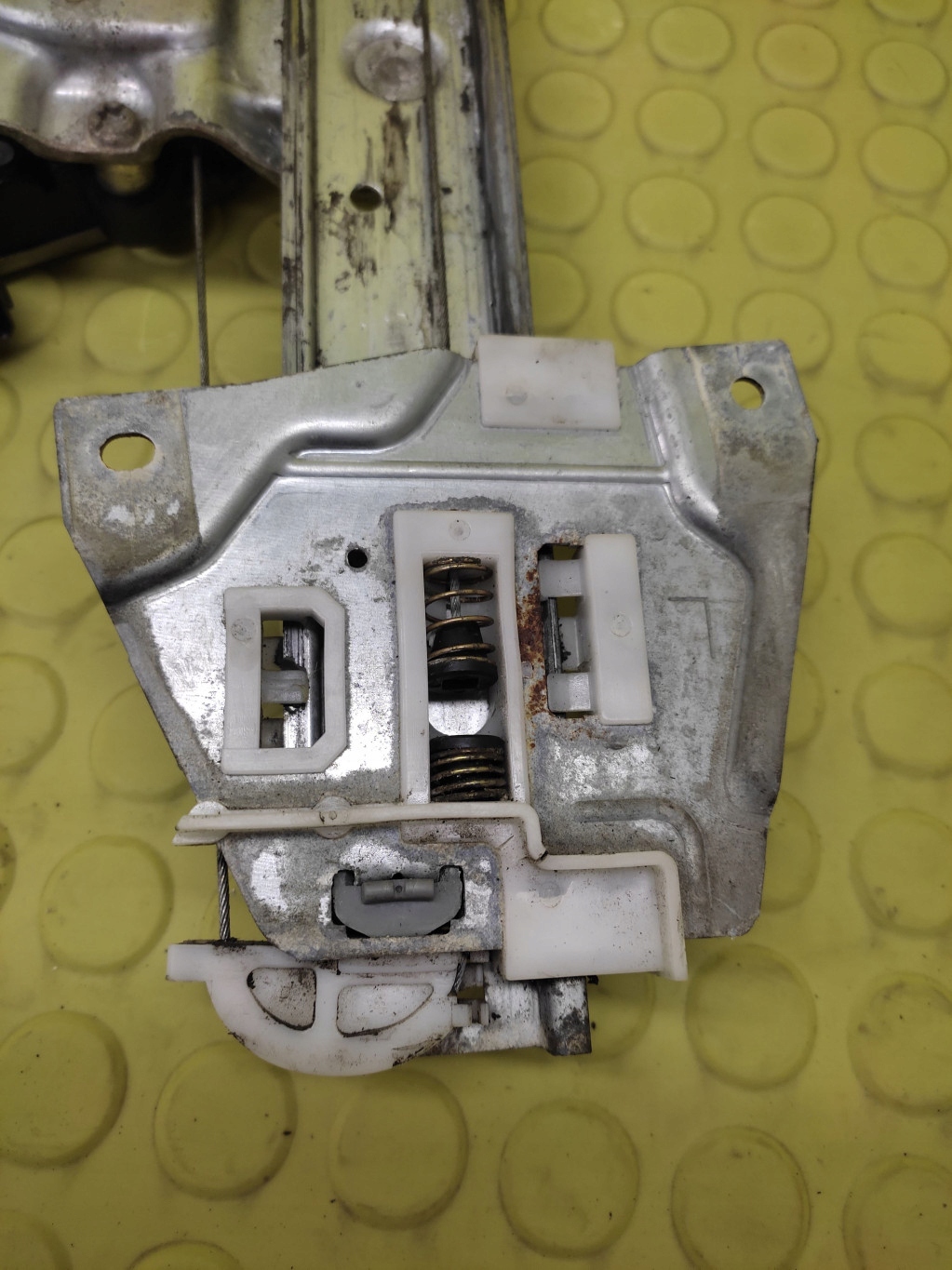 MITSUBISHI PAJERO 3 window regulator left rear part