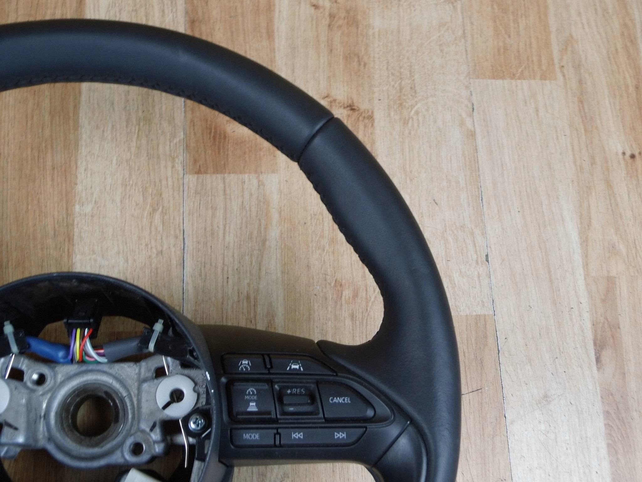 Toyota Yaris IV steering wheel, heated heated