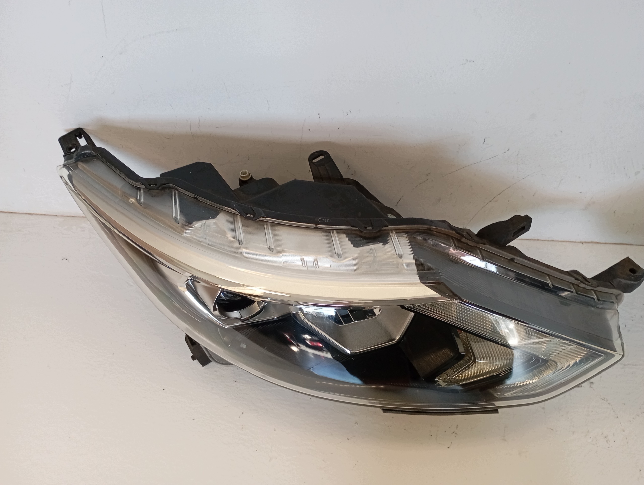 light right FULL LED NISSAN QASHQAI III J12
