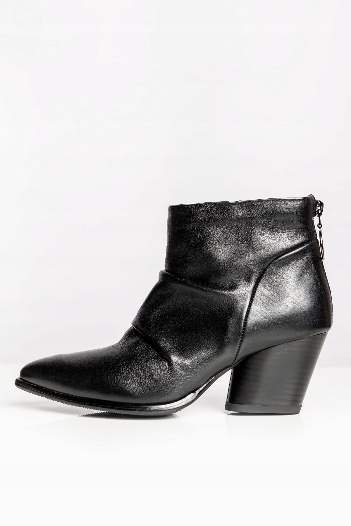 Botki z ukośnym obcasem Black 38