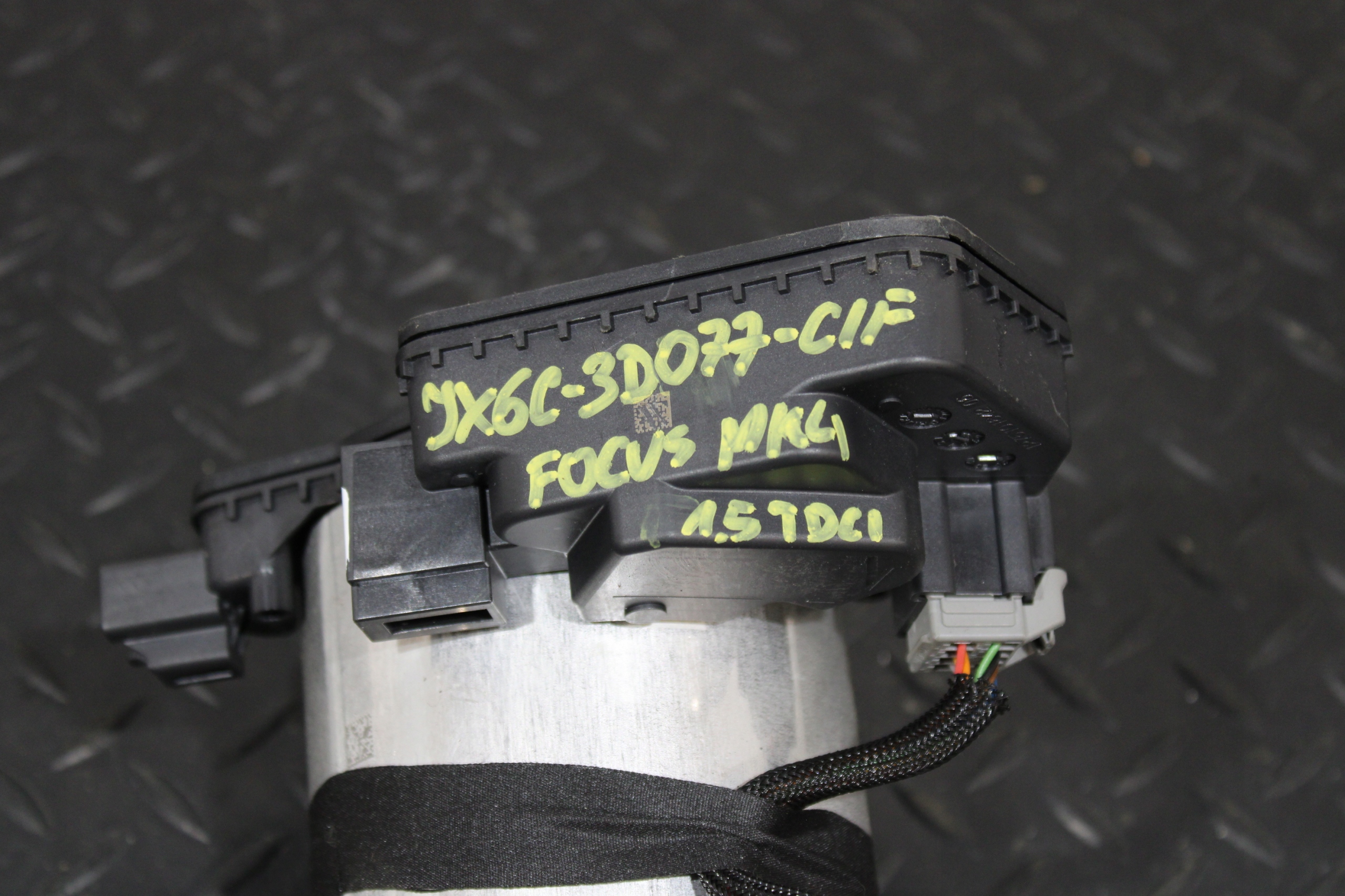steering wheel rod control FORD FOCUS MK4 ST-LINE JX6C-3D077-C1F