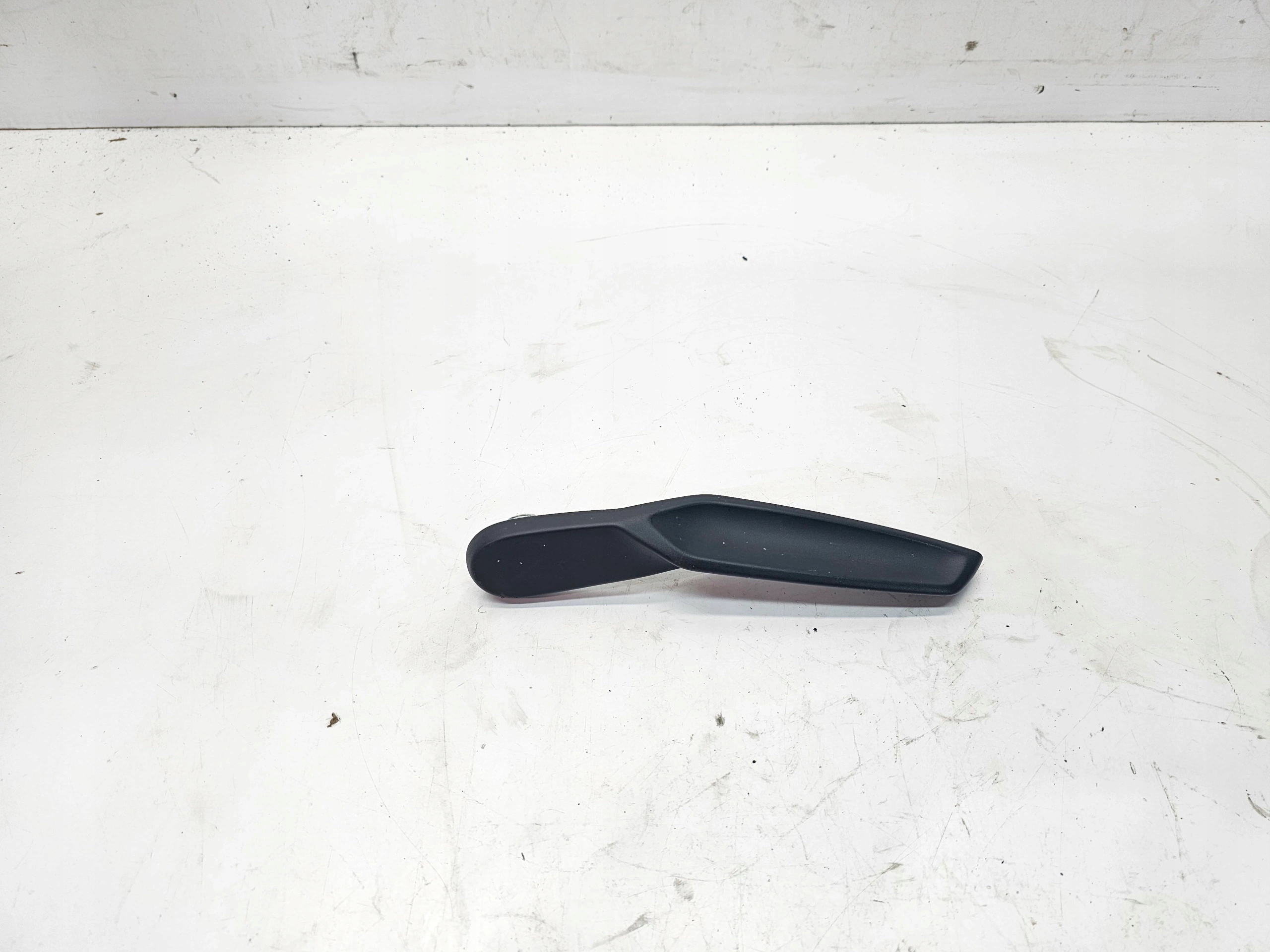 handle lifting seat GORA DOL right AUDI Q5 FY 80A881254A