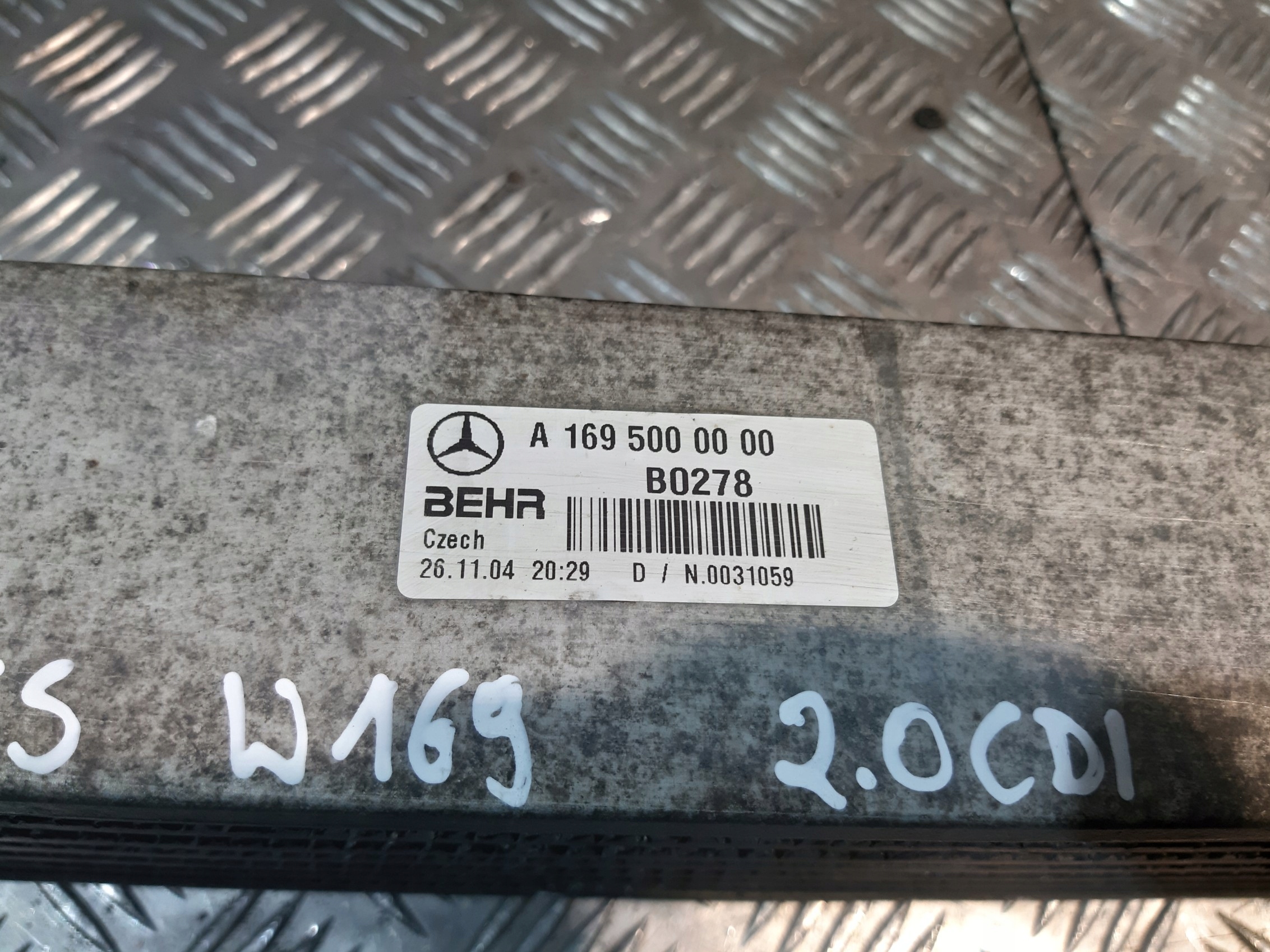 Kühler luft INTERCOOLER A1695000000 BEHR MERCEDES W169 2.0 CDI