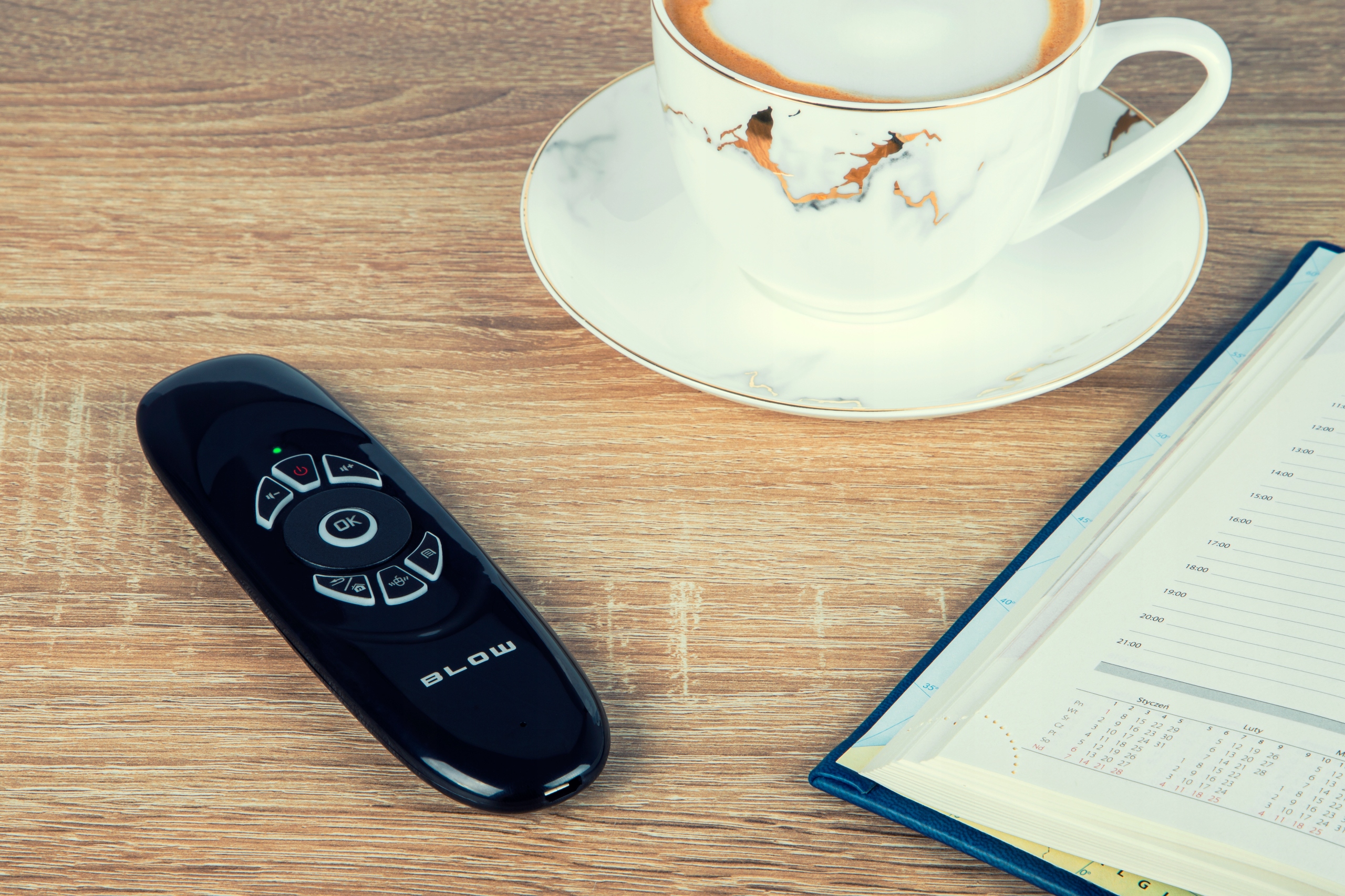 OUTLET ODTWARZACZ MULTIMEDIALNY SMART BOX tv andr Waga produktu z opakowaniem jednostkowym 0.36 kg