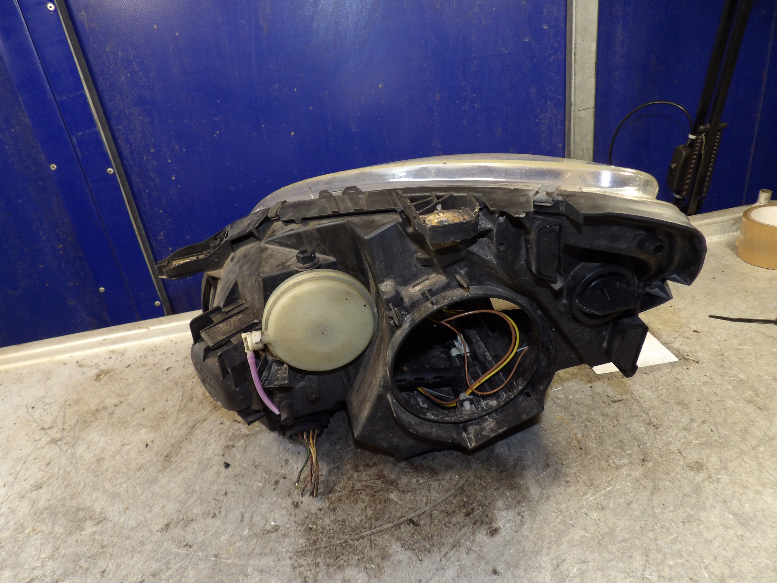 Mercedes W245 far prednja desna