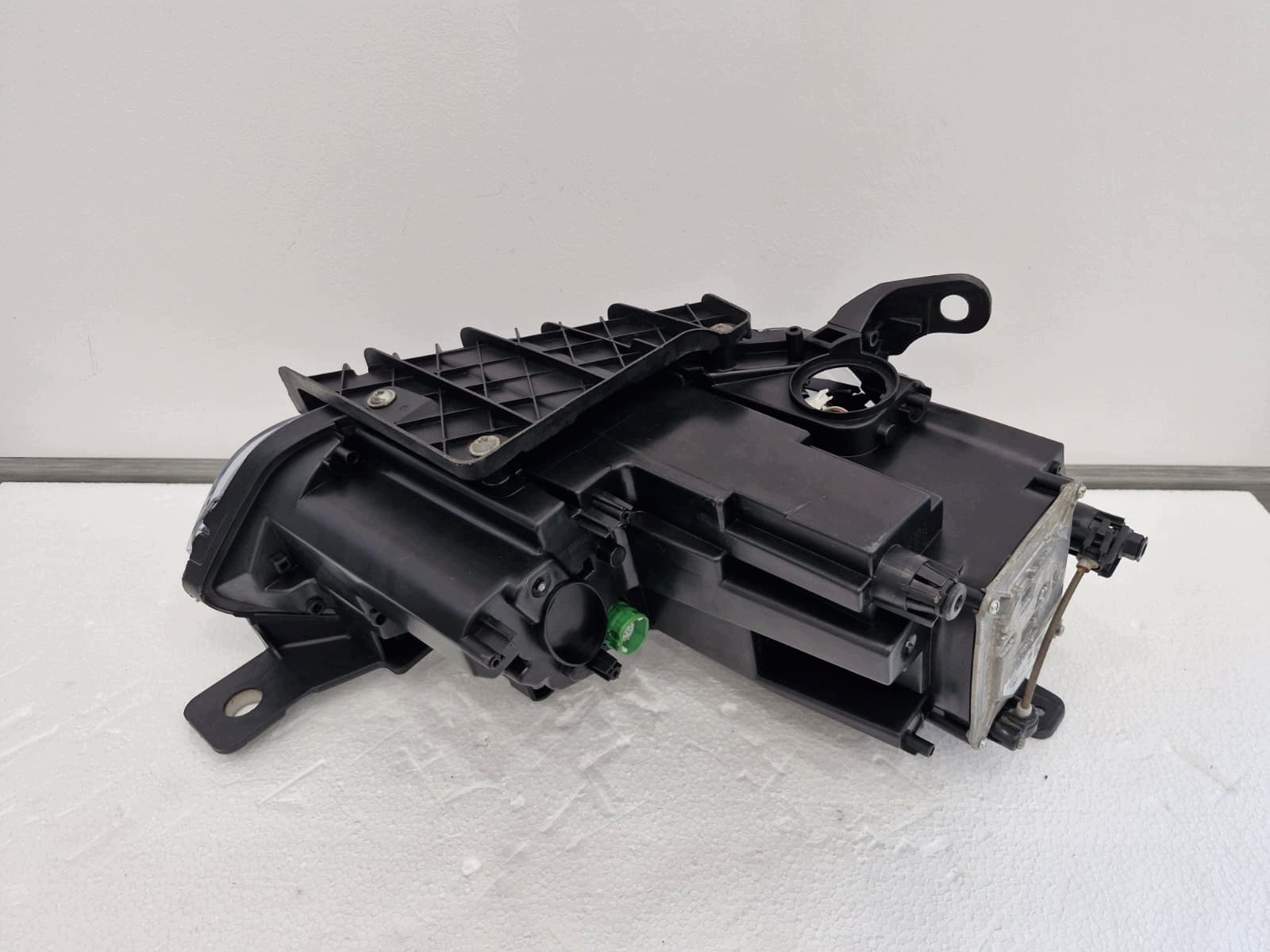 light left Maserati Ghibli Bi-Xenon LED