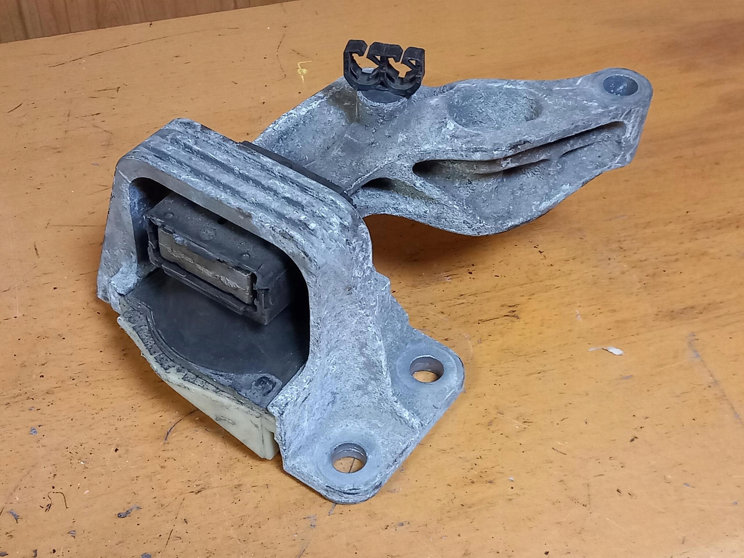 engine mount RENAULT MEGANE III 1.6 DCI 08-16
