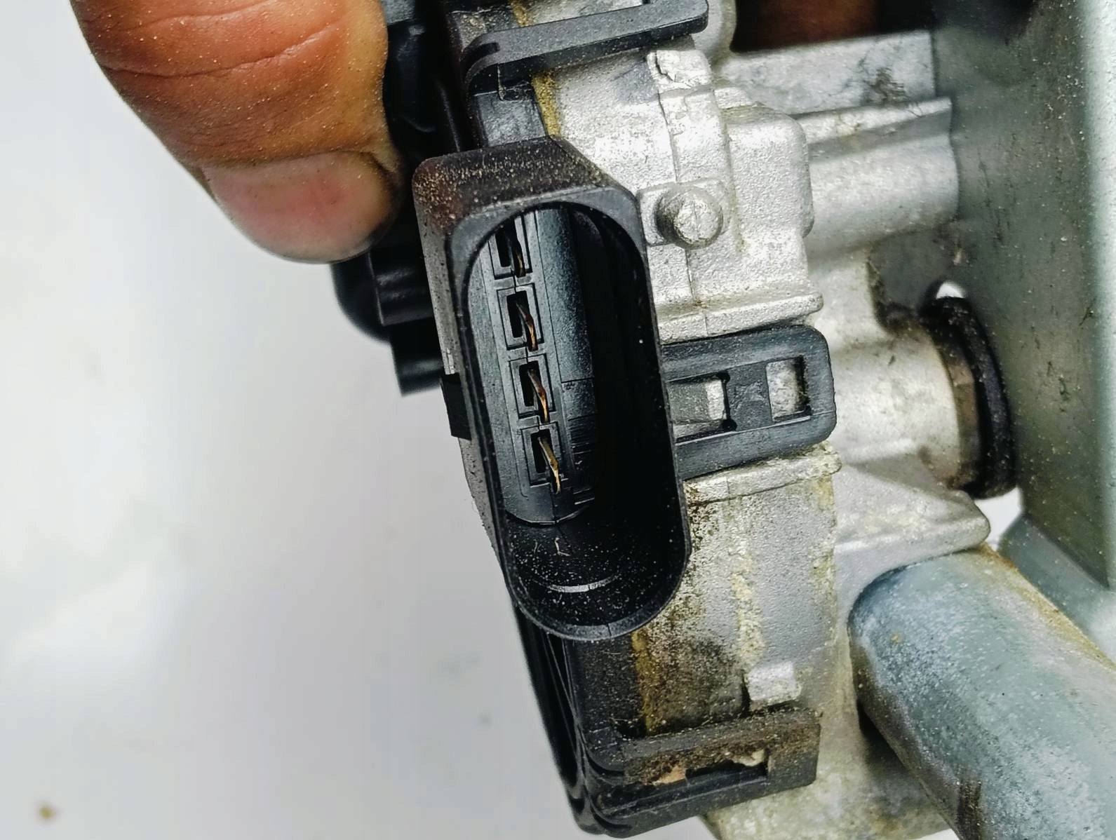 Mécanisme Essuie glaces MAZDA 3 2005r F00S2S2473