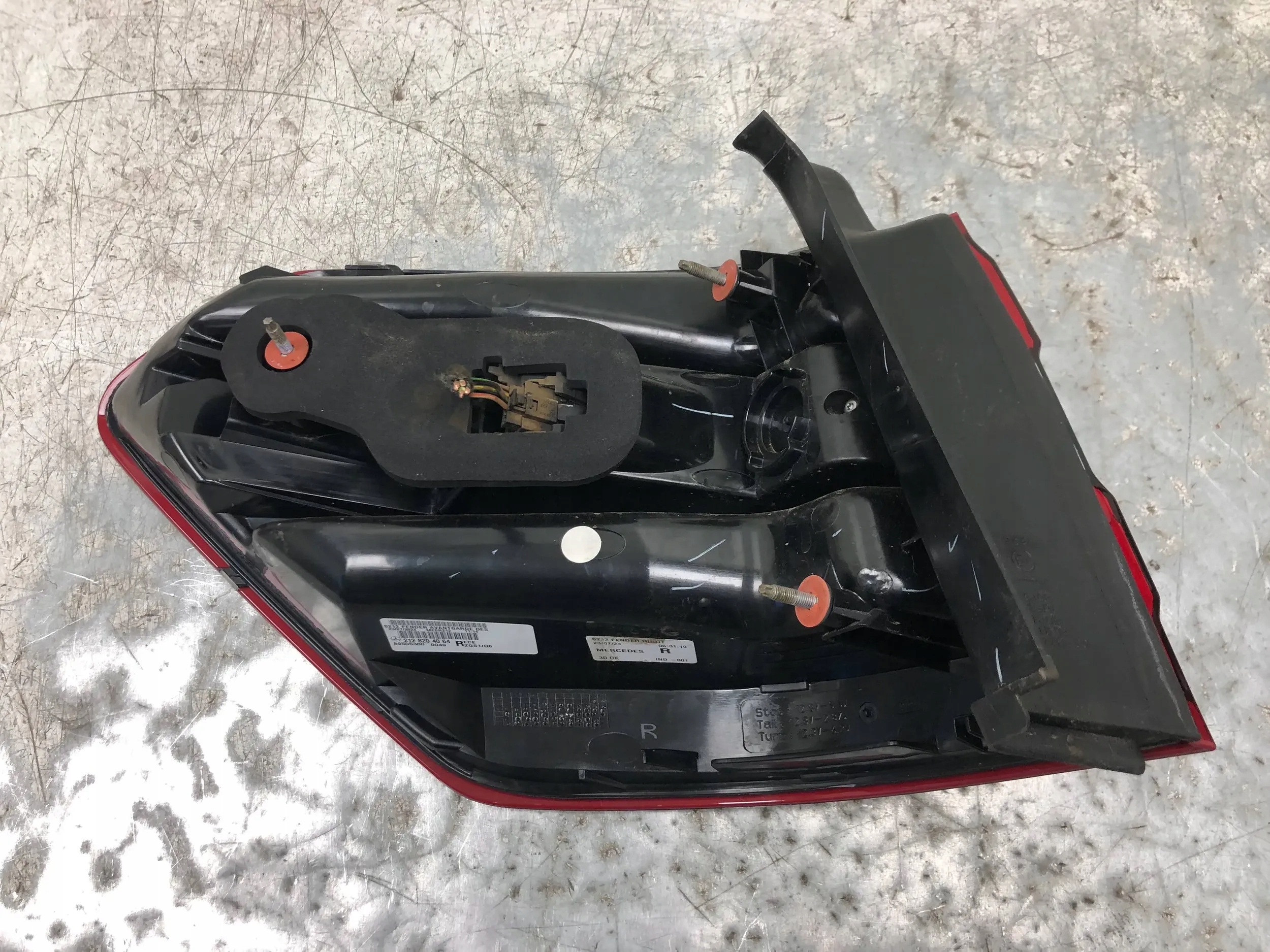 light right rear part MERCEDES W212 KOMBI 2128204064