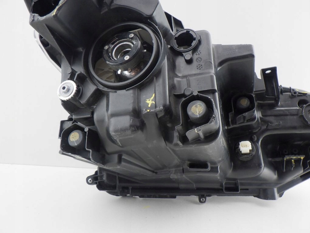 TOYOTA YARIS CROSS FULL LED light left front